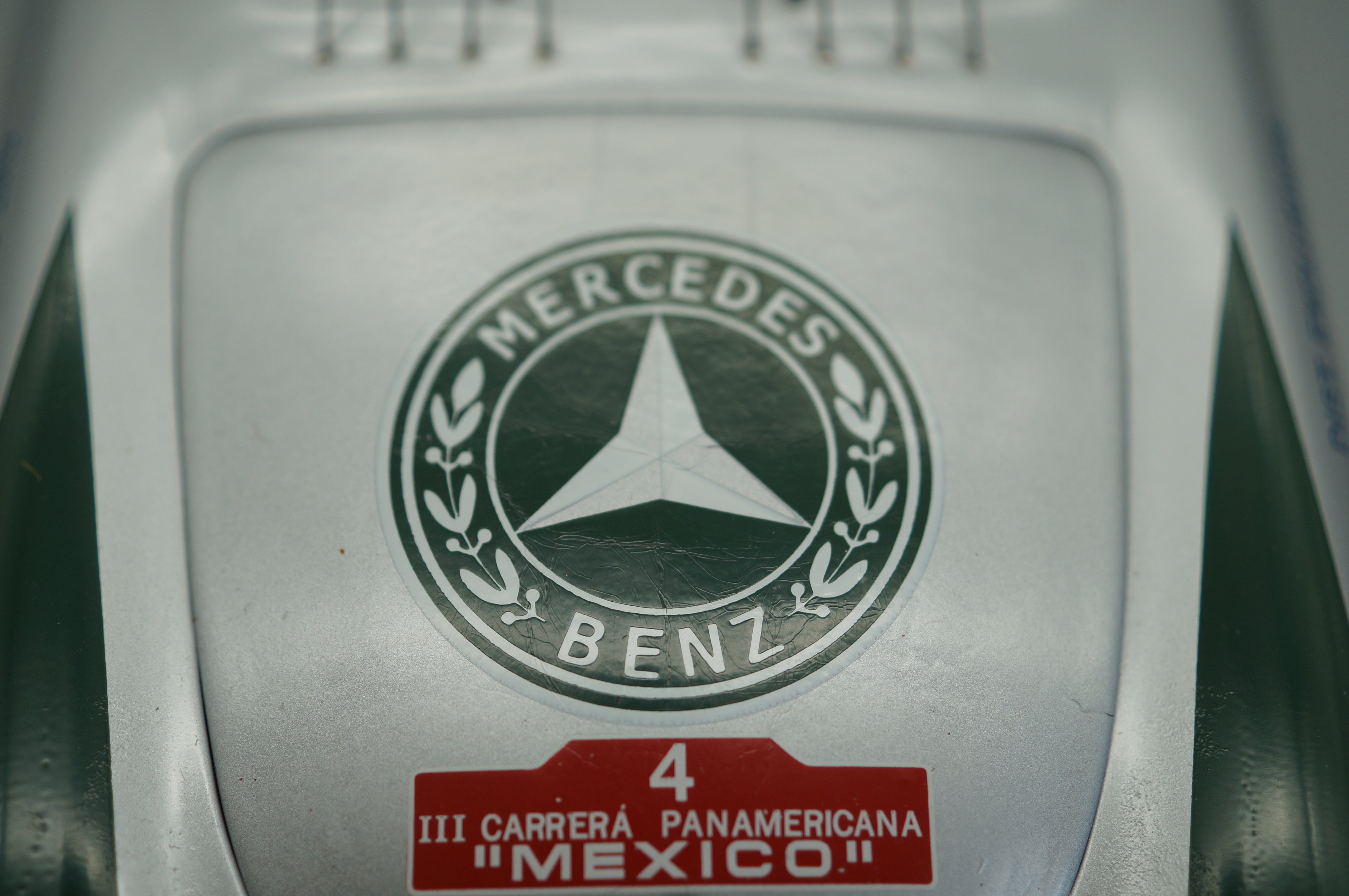 1/18 Mercedes-Benz 300SL #4 Panamericana #1695 CMC M-023 -pre-owned