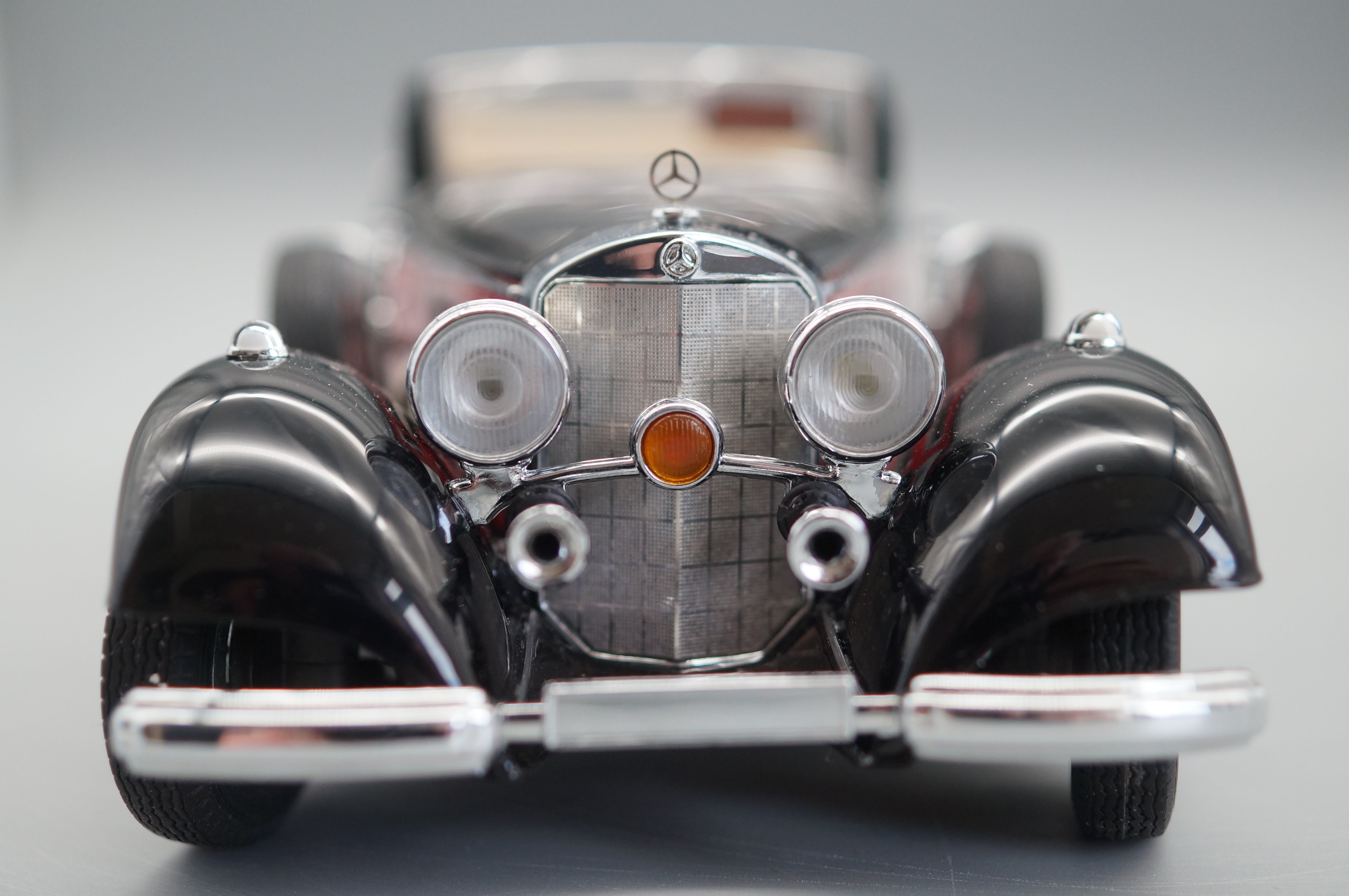 1/24 Mercedes-Benz 540K Cabriolet B red/black #2314 CMC M-003R -pre-owned