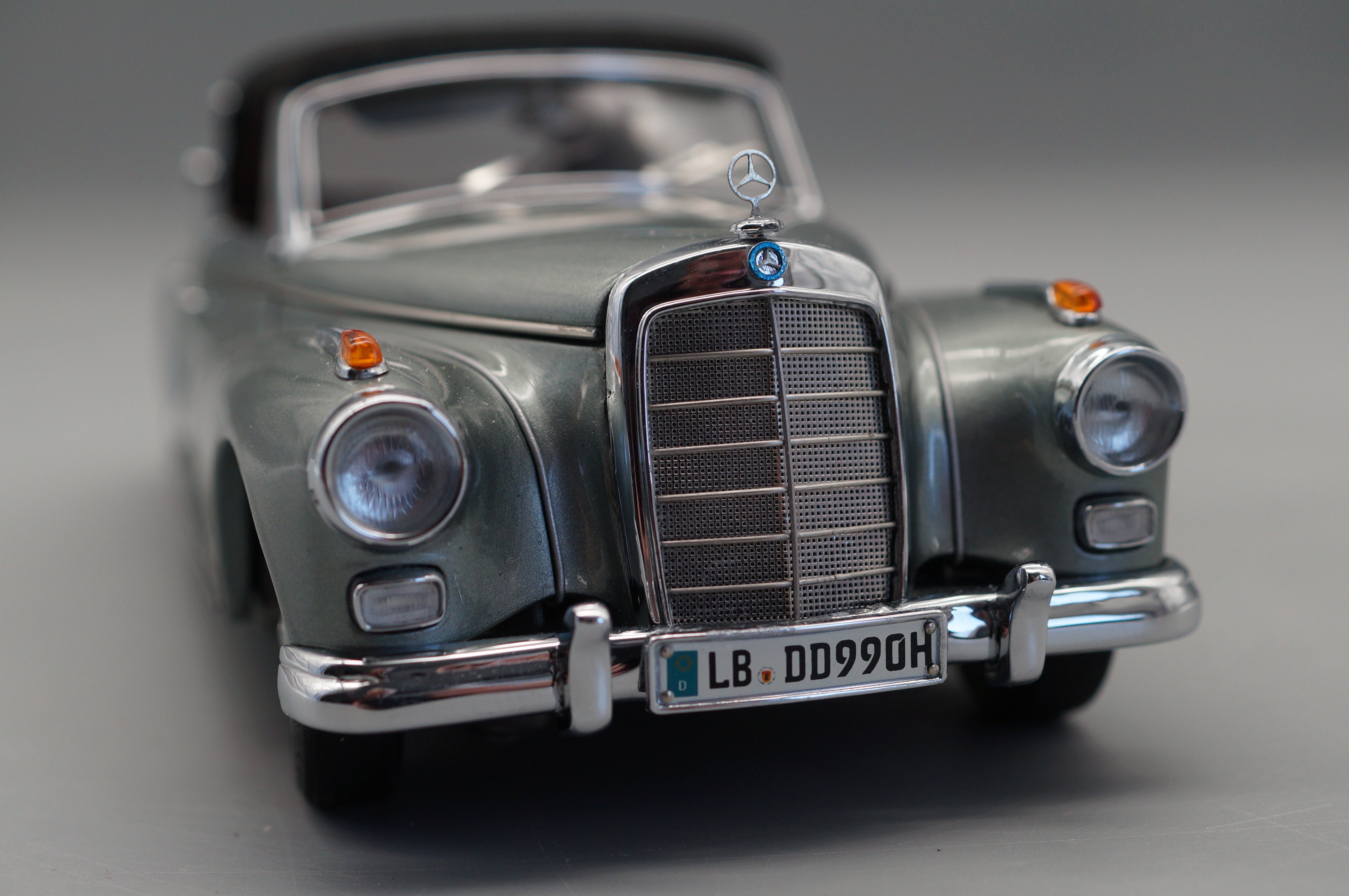 1/24 Mercedes-Benz 300d Adenauer Cabriolet #4788 CMC M-026 -pre-owned