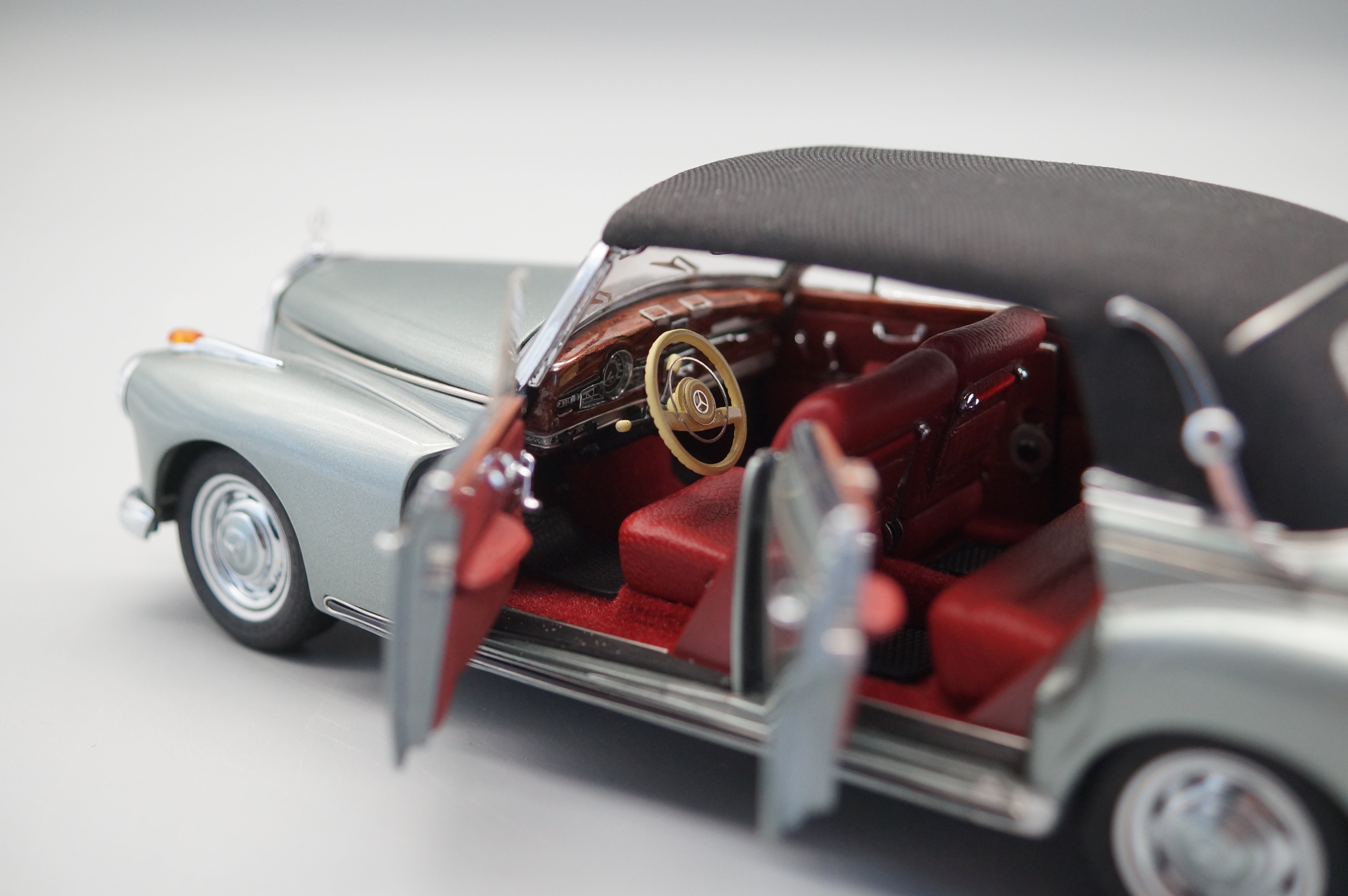 1/24 Mercedes-Benz 300d Adenauer Cabriolet #4788 CMC M-026 -pre-owned
