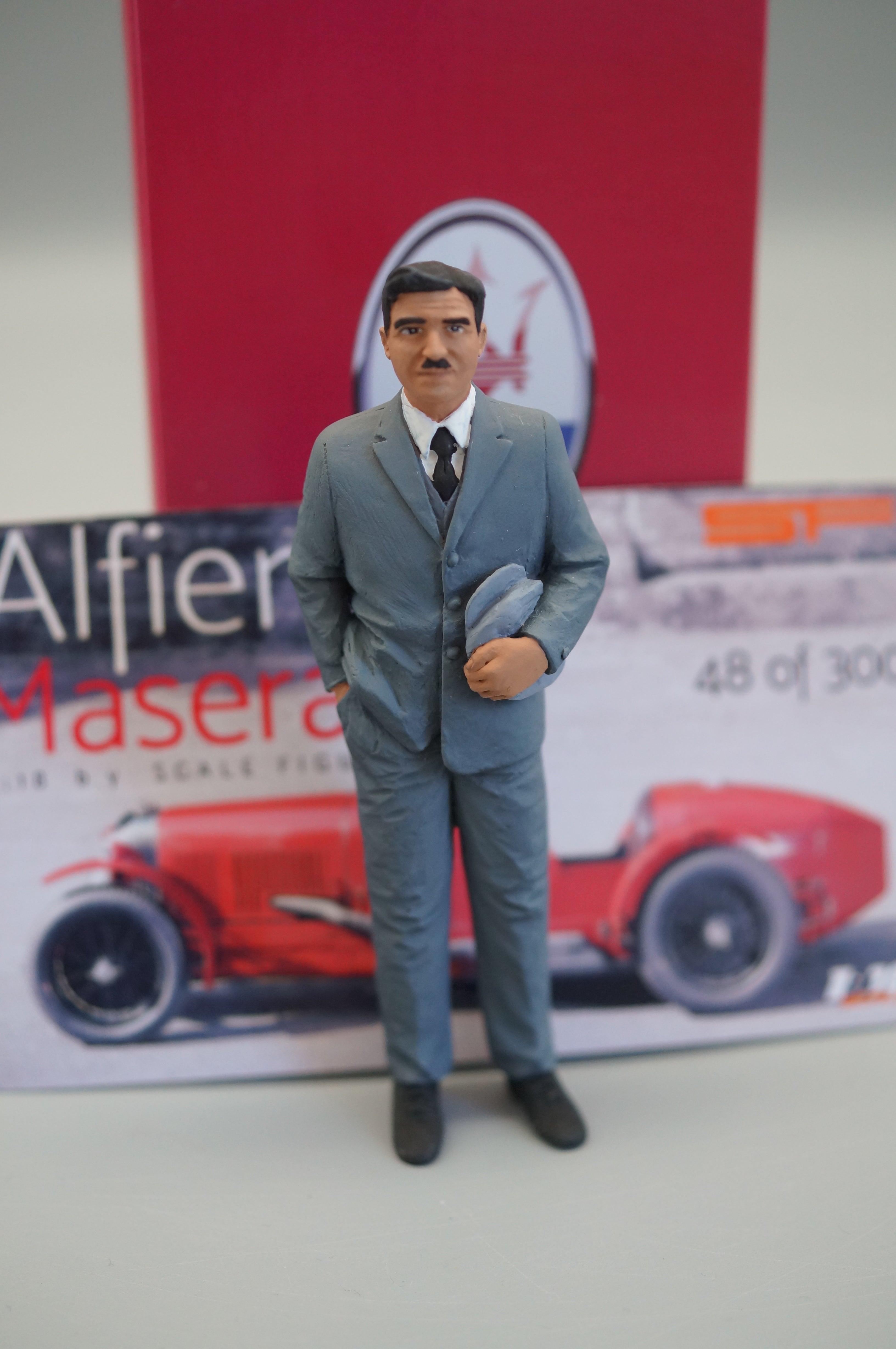 1/18 Konstrukteur ALFIERI MASERATI von SF Scale Figures - Handarbeit - pre-owned - TS999