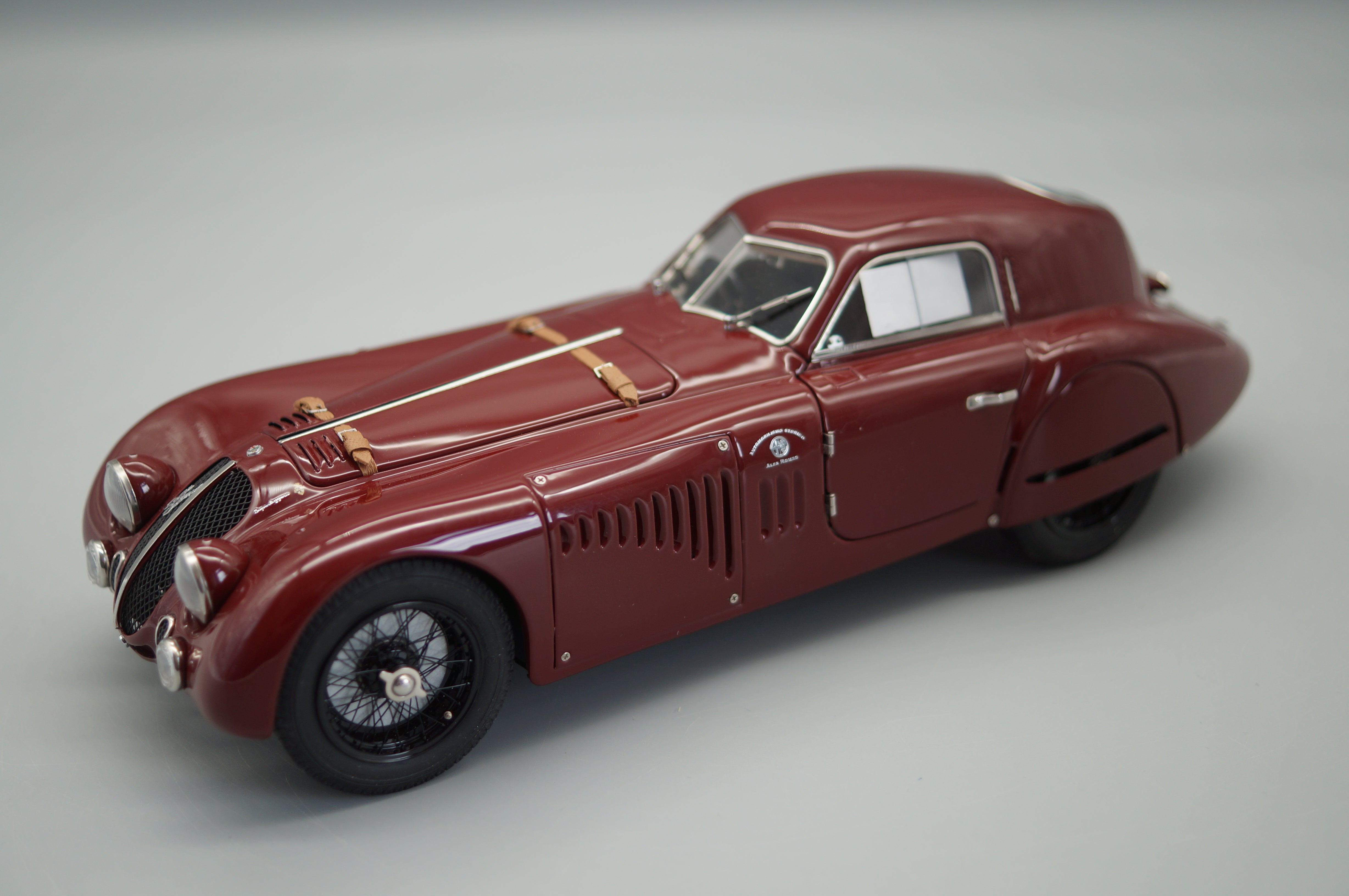 1/18 Alfa Romeo 8C 2900B Speciale Touring Coupe 1938 CMC M-107 -pre-owned-
