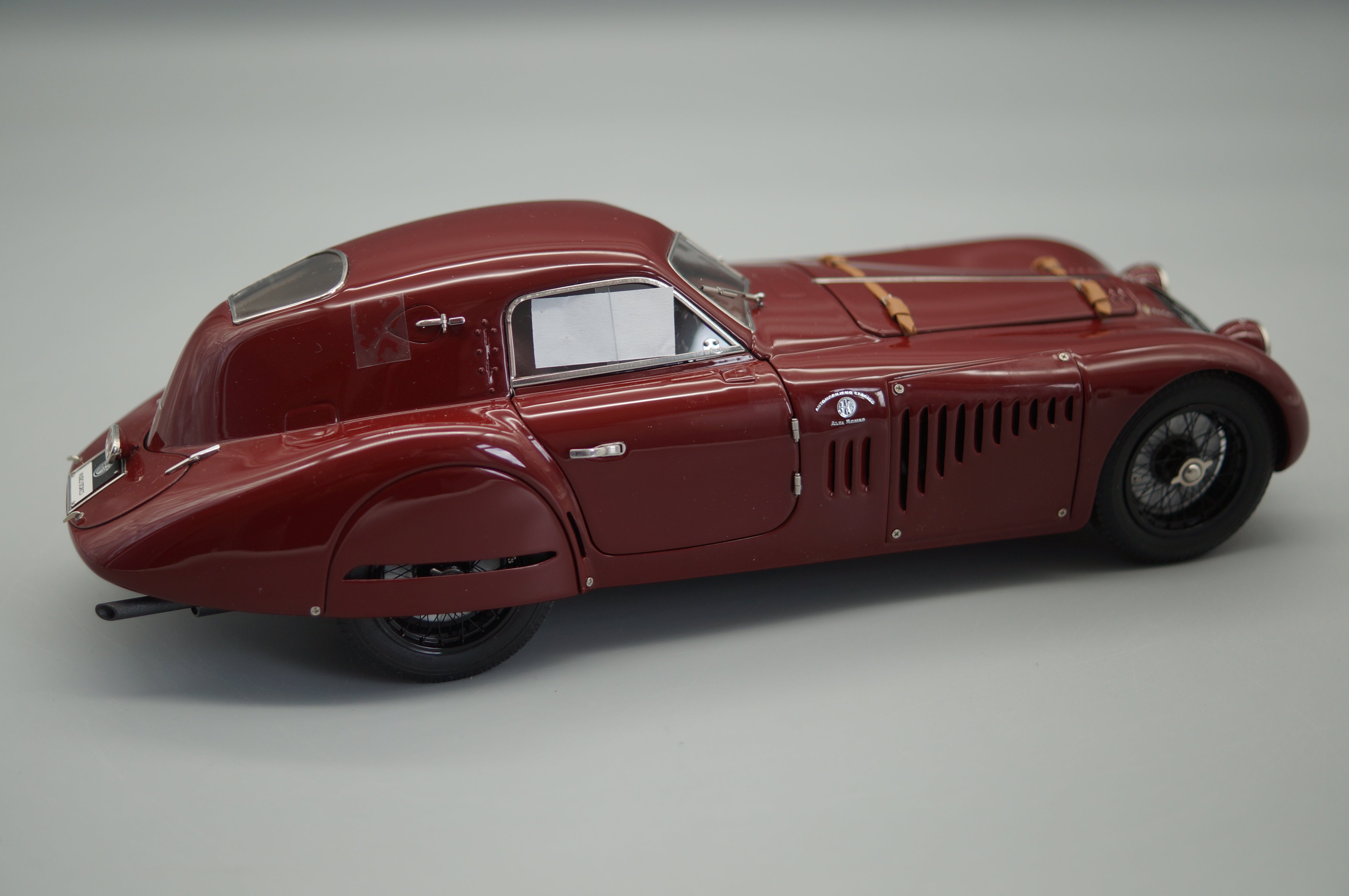 1/18 Alfa Romeo 8C 2900B Speciale Touring Coupe 1938 CMC M-107 -pre-owned-