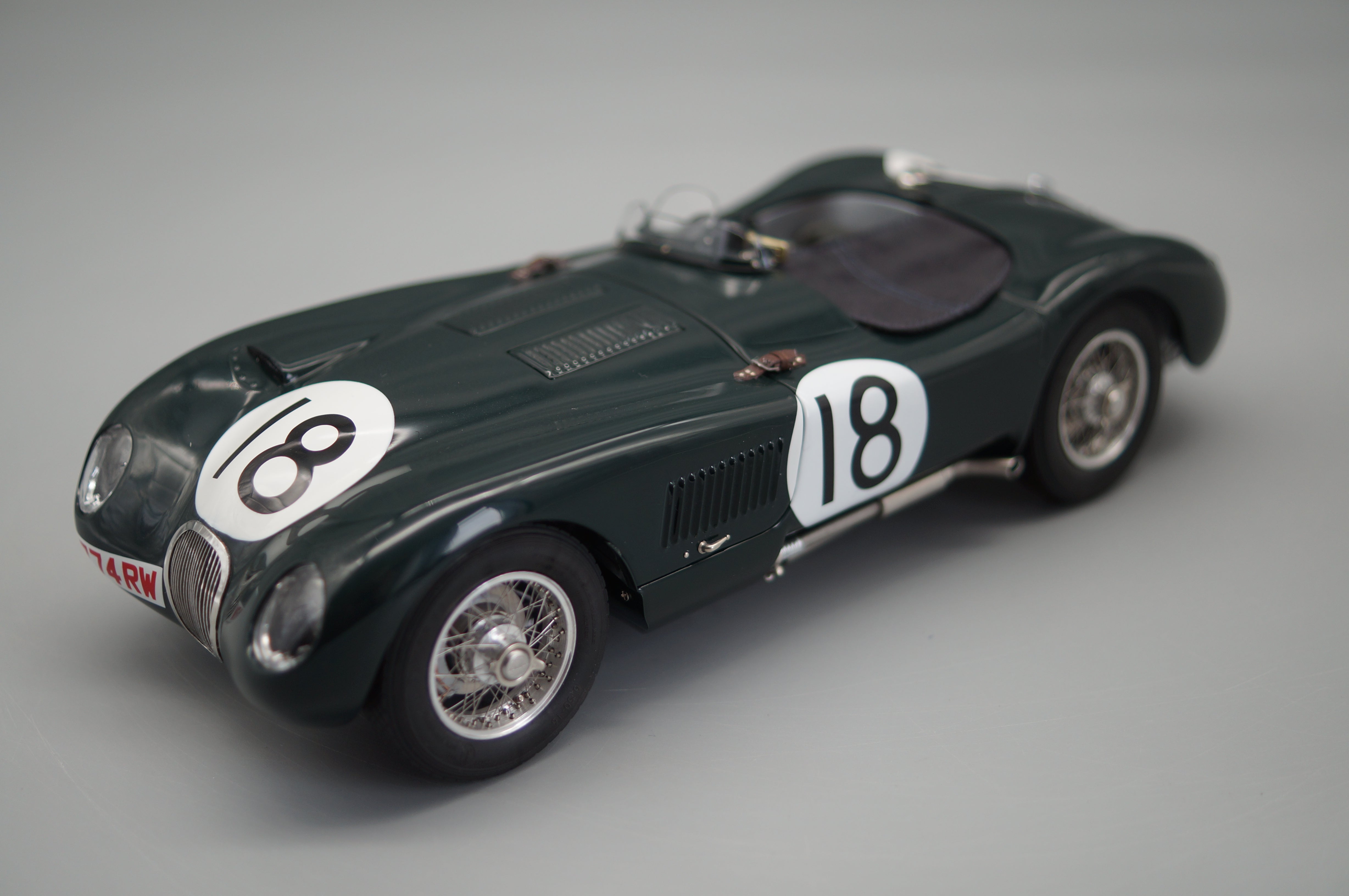 1:18 Jaguar C-Type #18 24h Le Mans Sieger 1953 Rolt/Hamilton #1006/1500 CMC M-195 - pre-owned