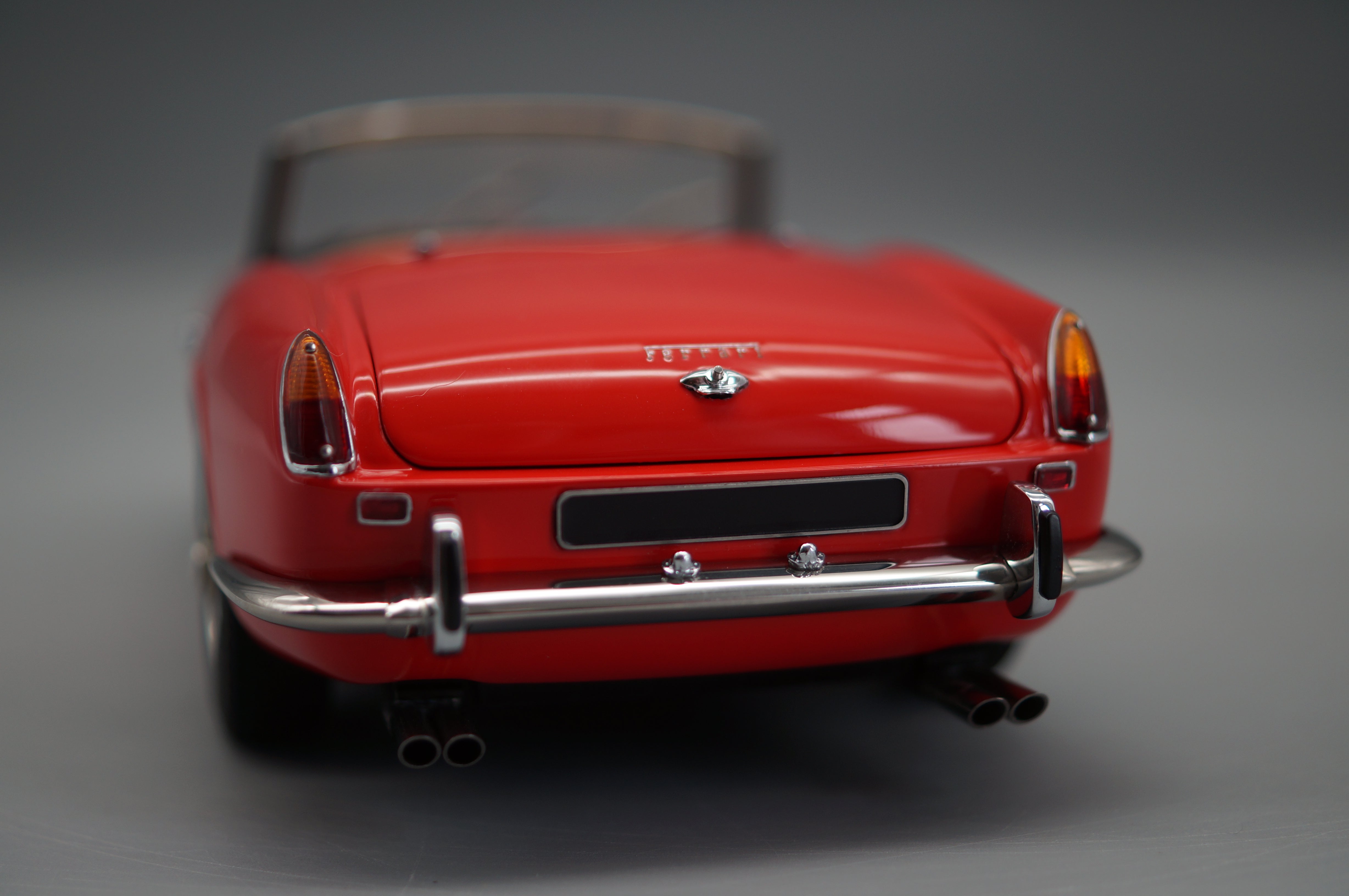 1/18 Ferrari 250 SWB Spyder California 1961 red #0117 CMC M-091 -pre-owned