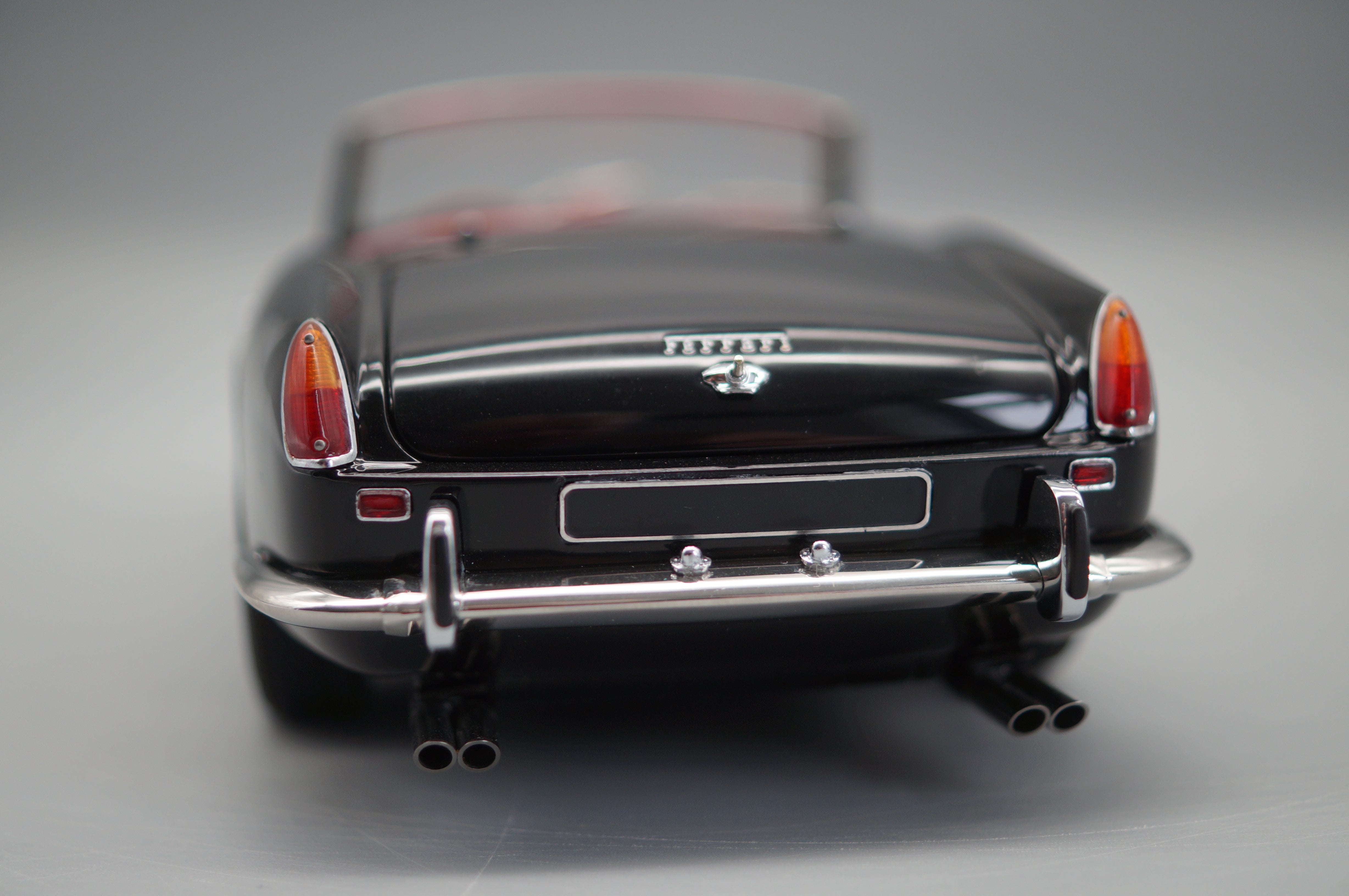 1/18 Ferrari 250 SWB California Spyder 1961 Black CMC M-094 #1803/2500 - pre-owned