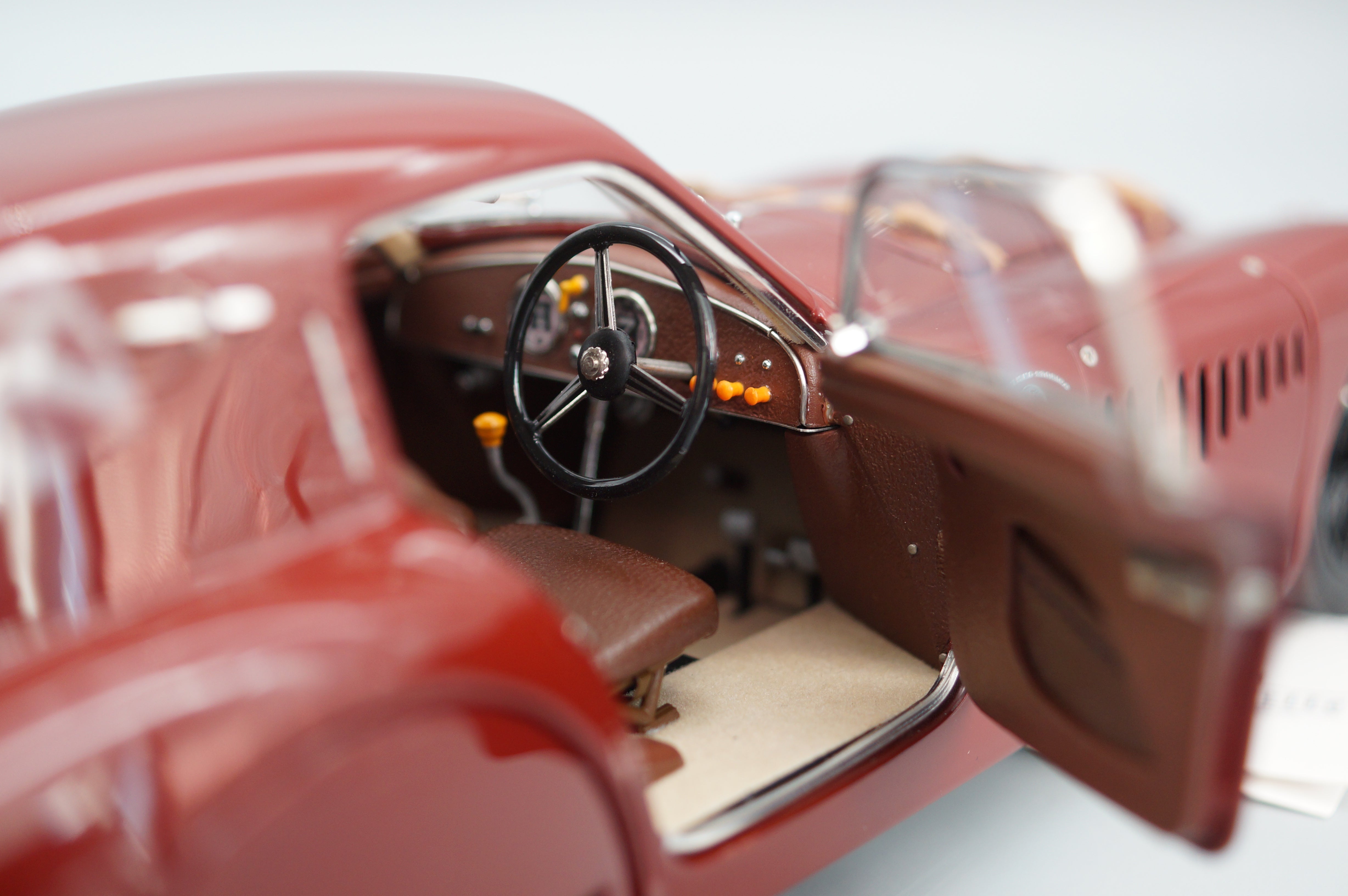 1/18 Alfa Romeo 8C 2900B Speciale Touring Coupe 1938 #2211 CMC M-107 -pre-owned