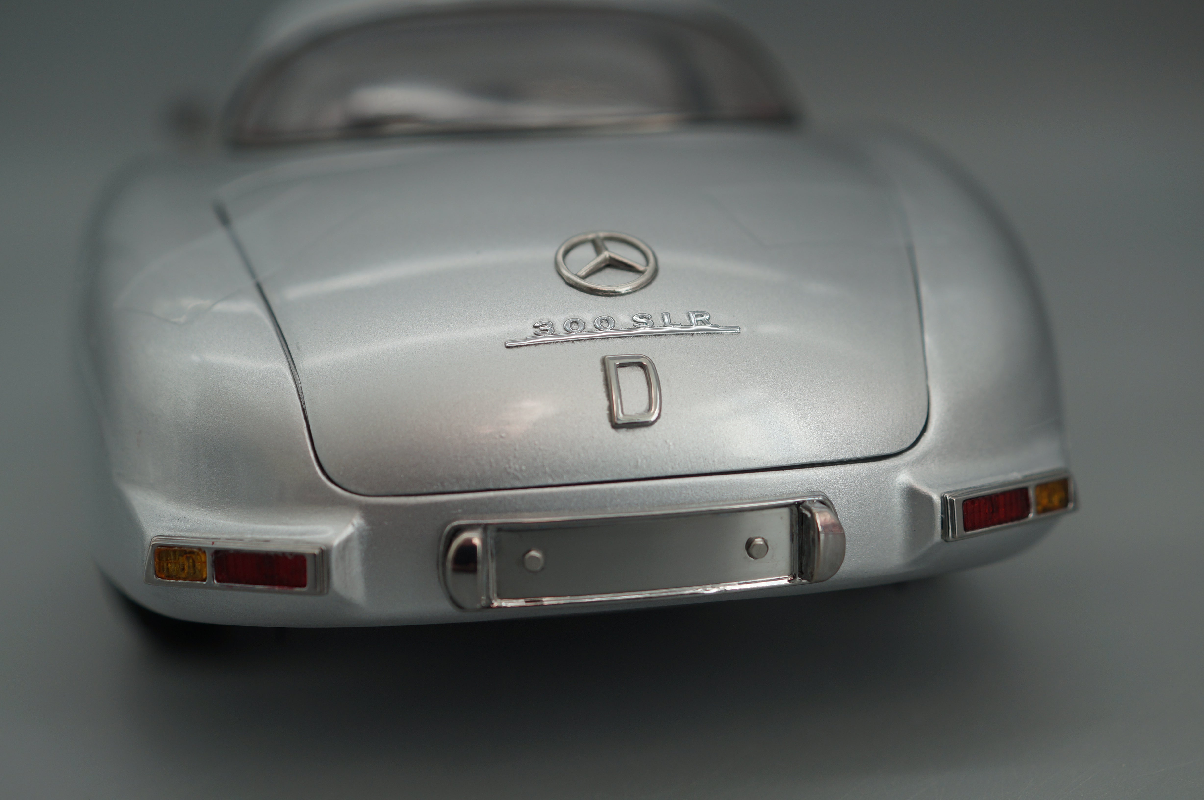 1/18 Mercedes-Benz 300 SLR Uhlenhaut Coupe #3447 Version I CMC M-076 -pre-owned