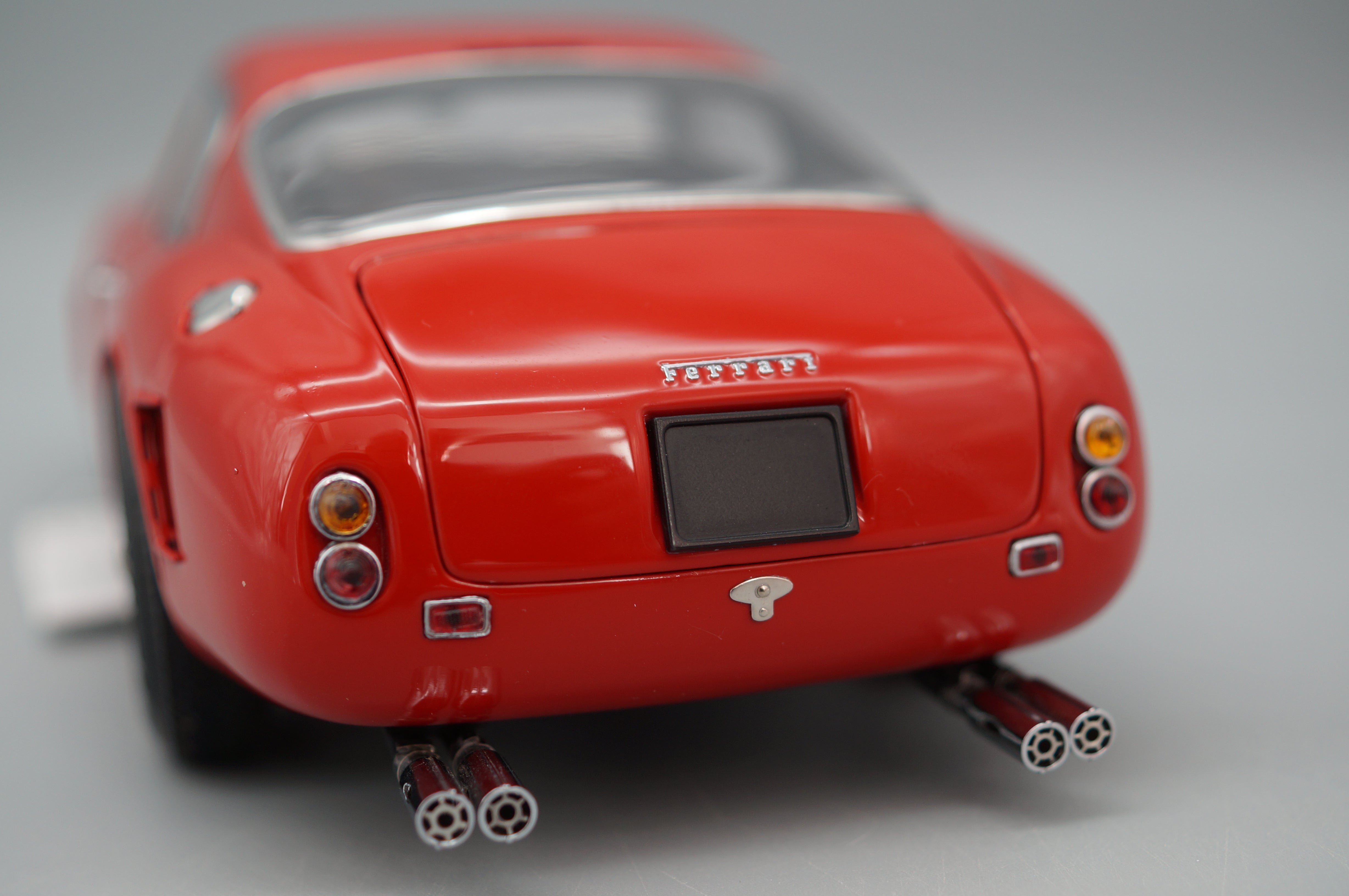 1/18 Ferrari 250 GT Berlinetta passo corto RED CMC M-046 - pre-owned- TS448