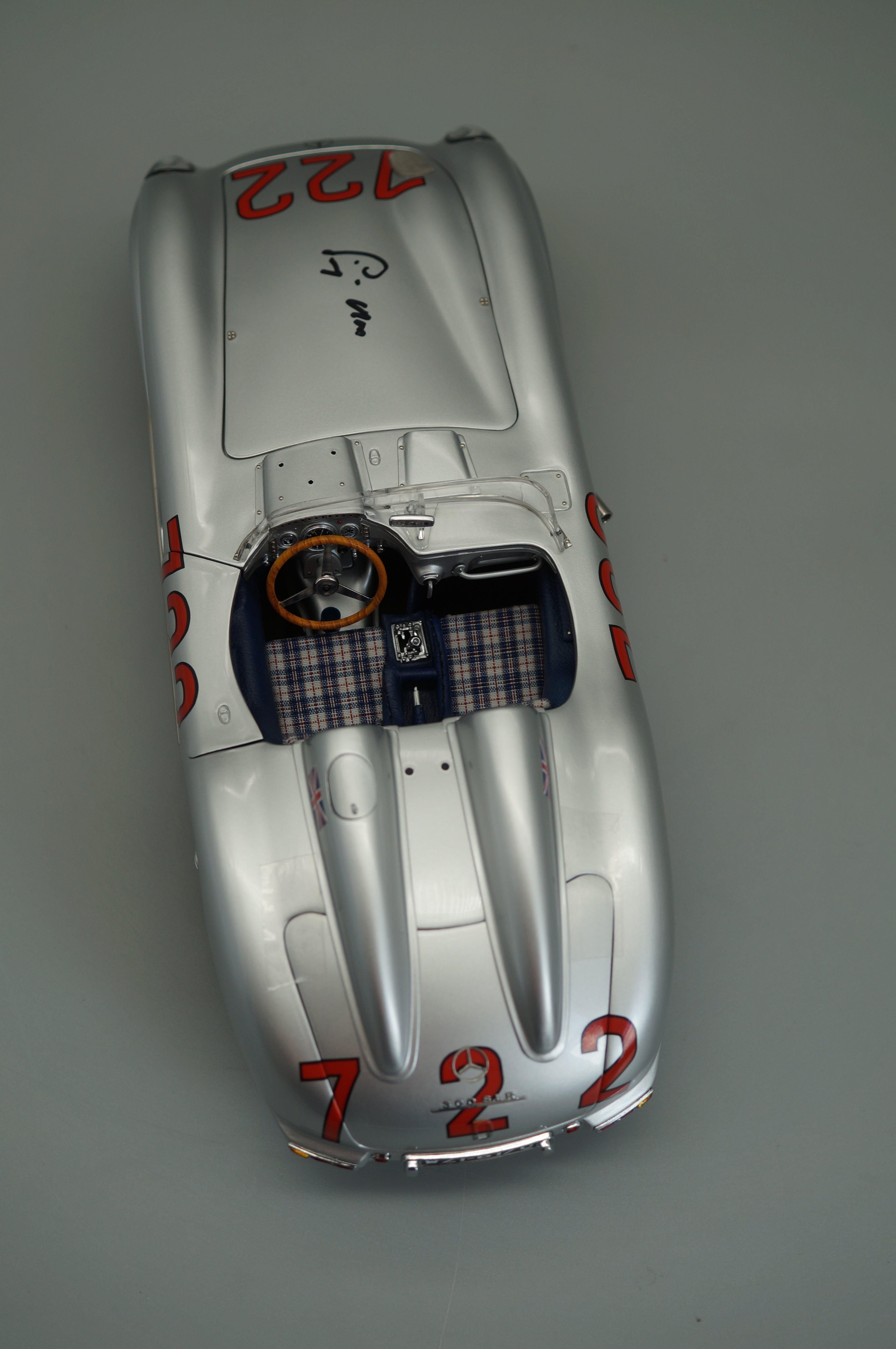 1/18 Mercedes-Benz 300SLR #722 Mille Miglia Stirling MOSS Signature Edition #484/722 CMC M-072 -pre-owned