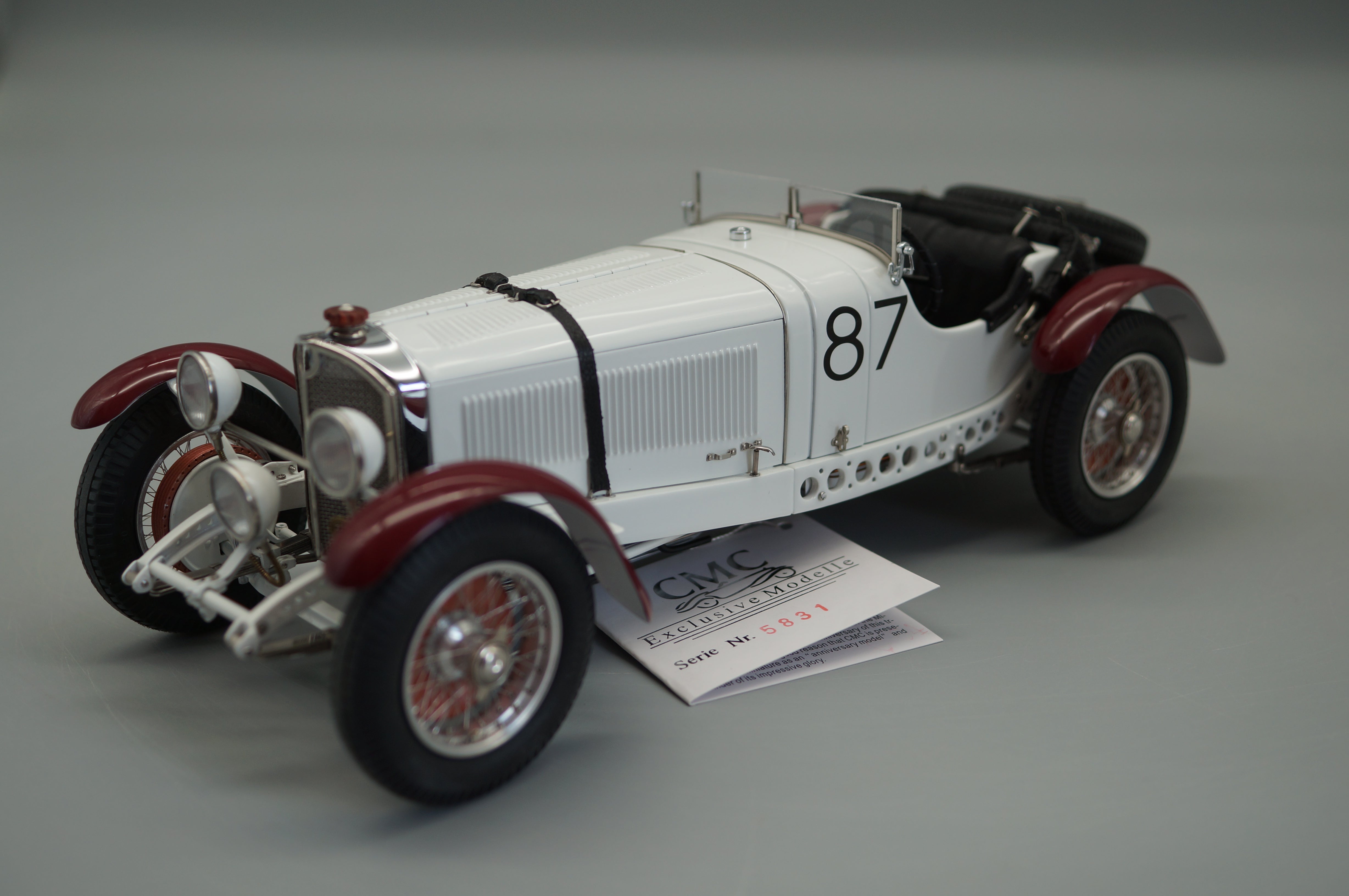 1/18 Mercedes-Benz SSKL #87 R. Caracciola Mille Miglia 1931 'Der weiße Elefant' #5831 CMC M-055 -pre-owned