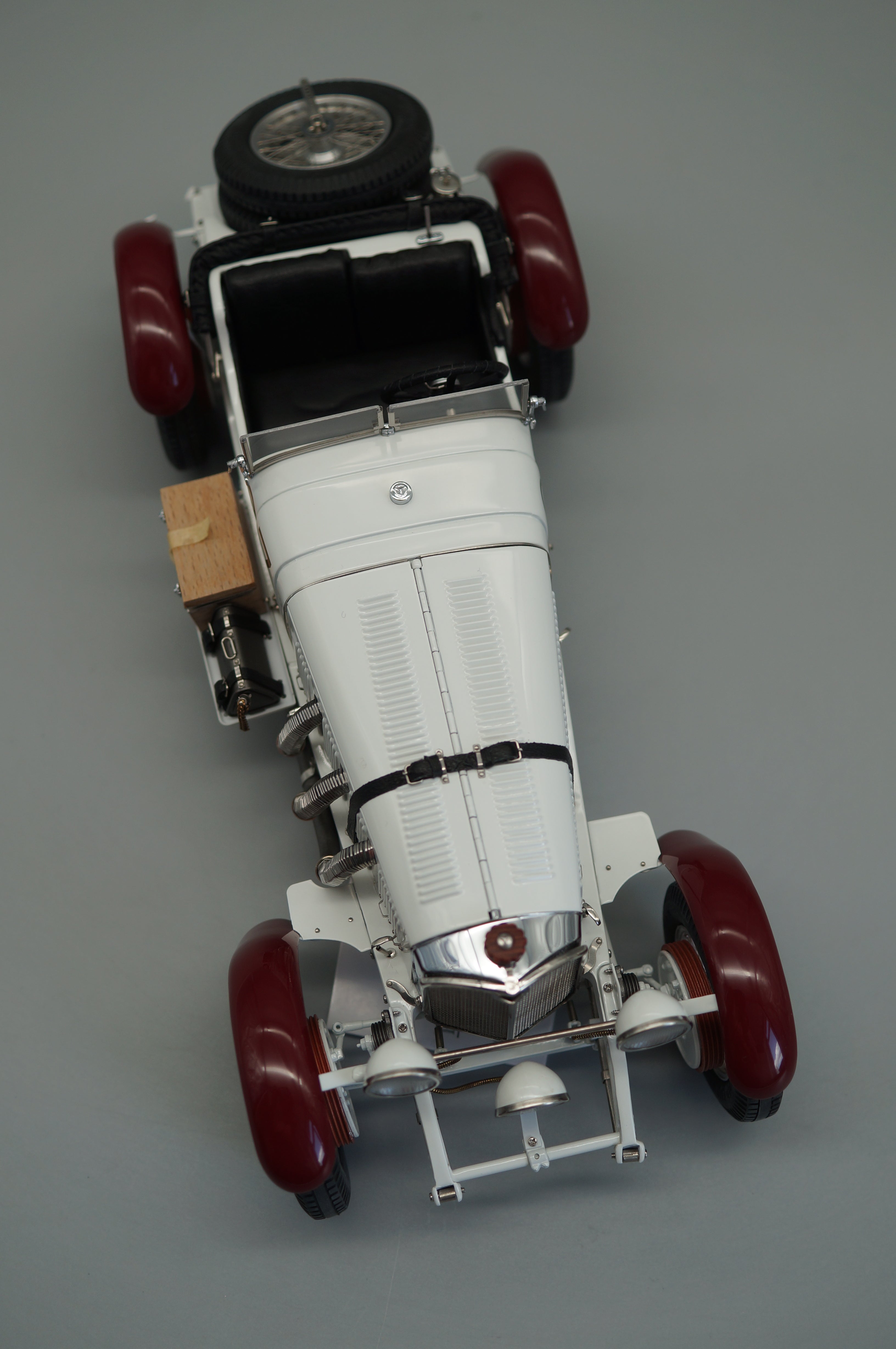 1/18 Mercedes-Benz SSKL #87 R. Caracciola Mille Miglia 1931 'The White Elephant' #5450 CMC M-055 -pre-owned-