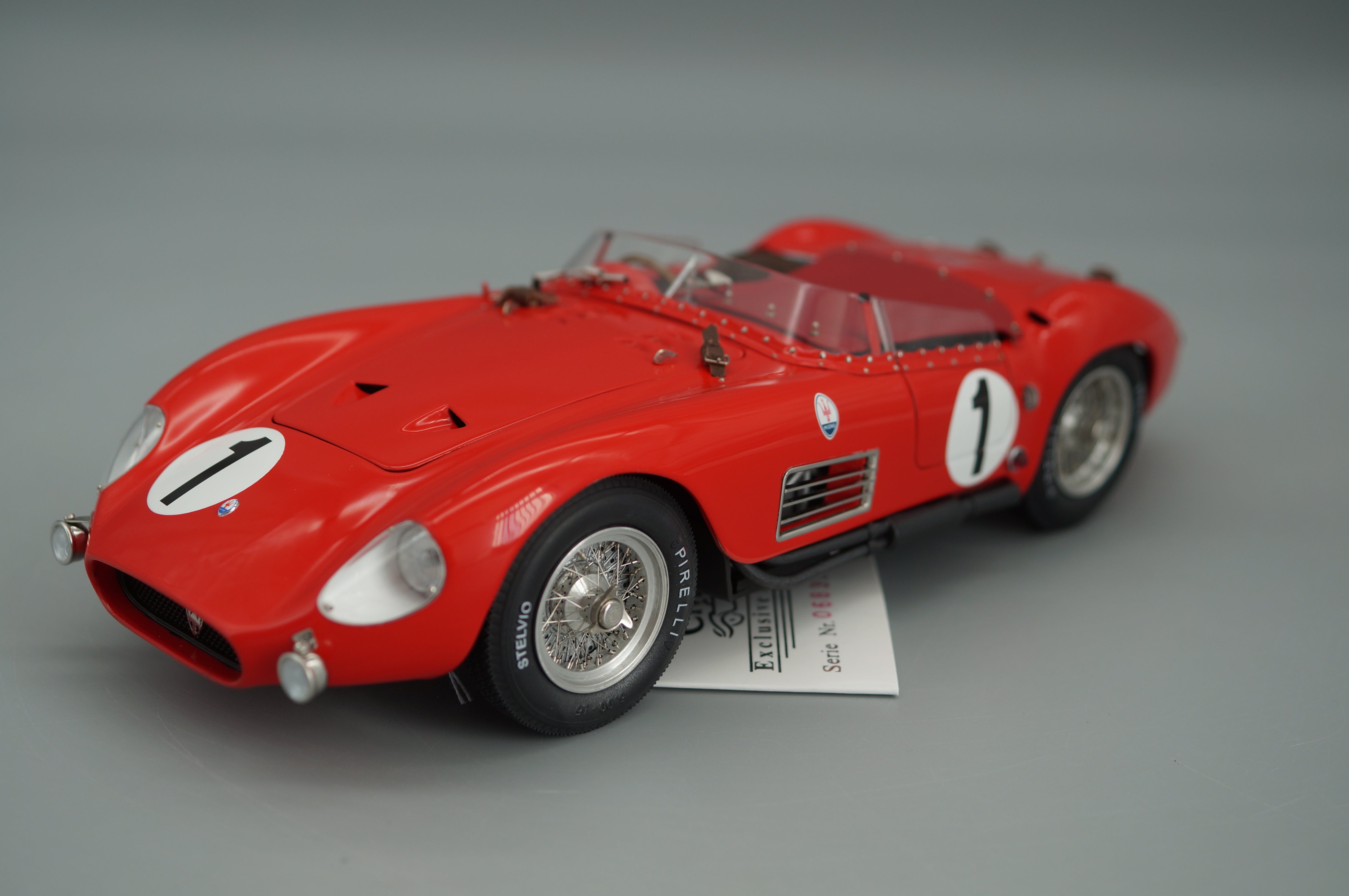 1/18 Maserati 300S #1 24H Le Mans 1958 0683/3000 CMC M-108 -pre-owned