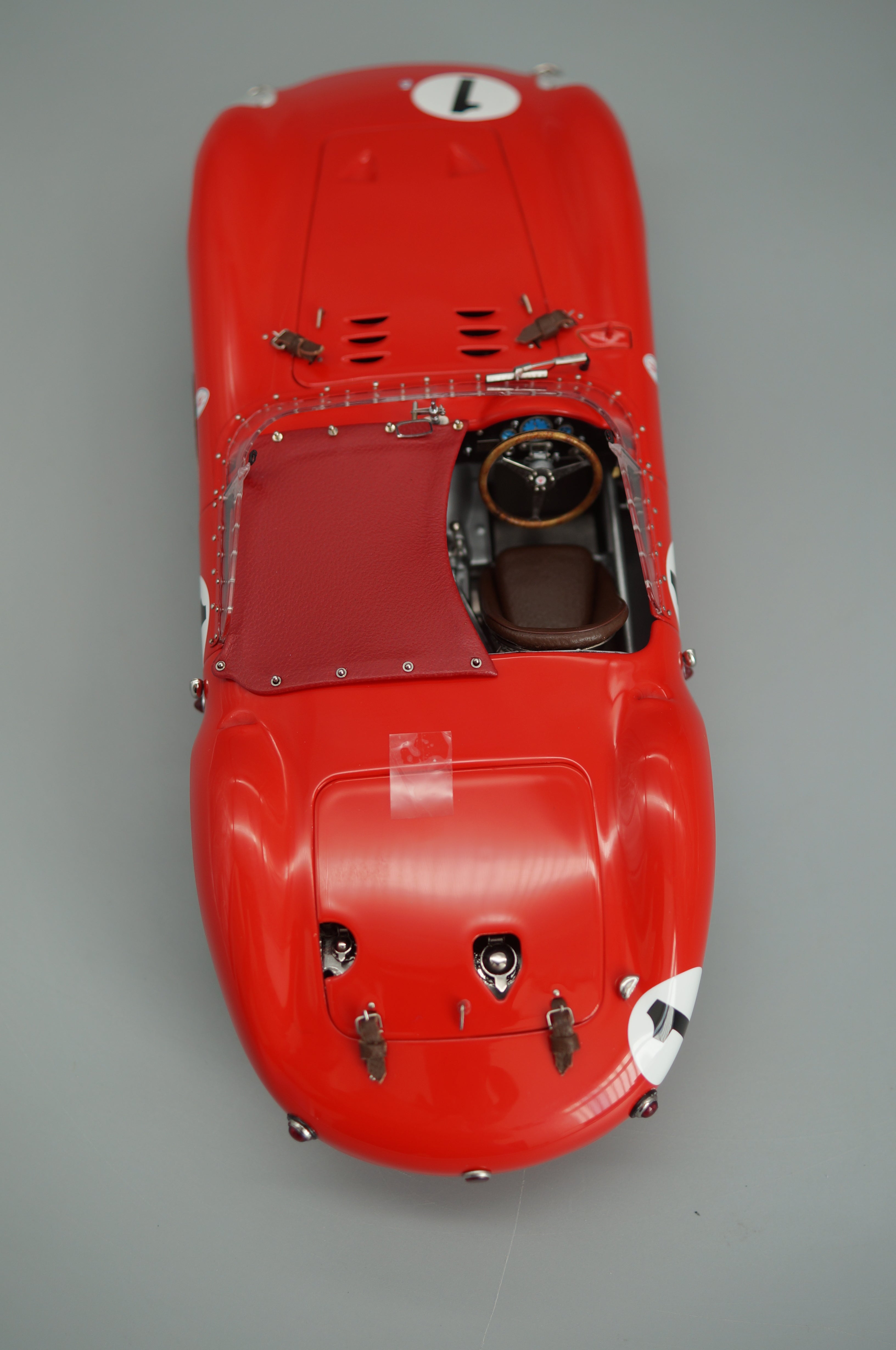 1/18 Maserati 300S #1 24H Le Mans 1958 0683/3000 CMC M-108 -pre-owned