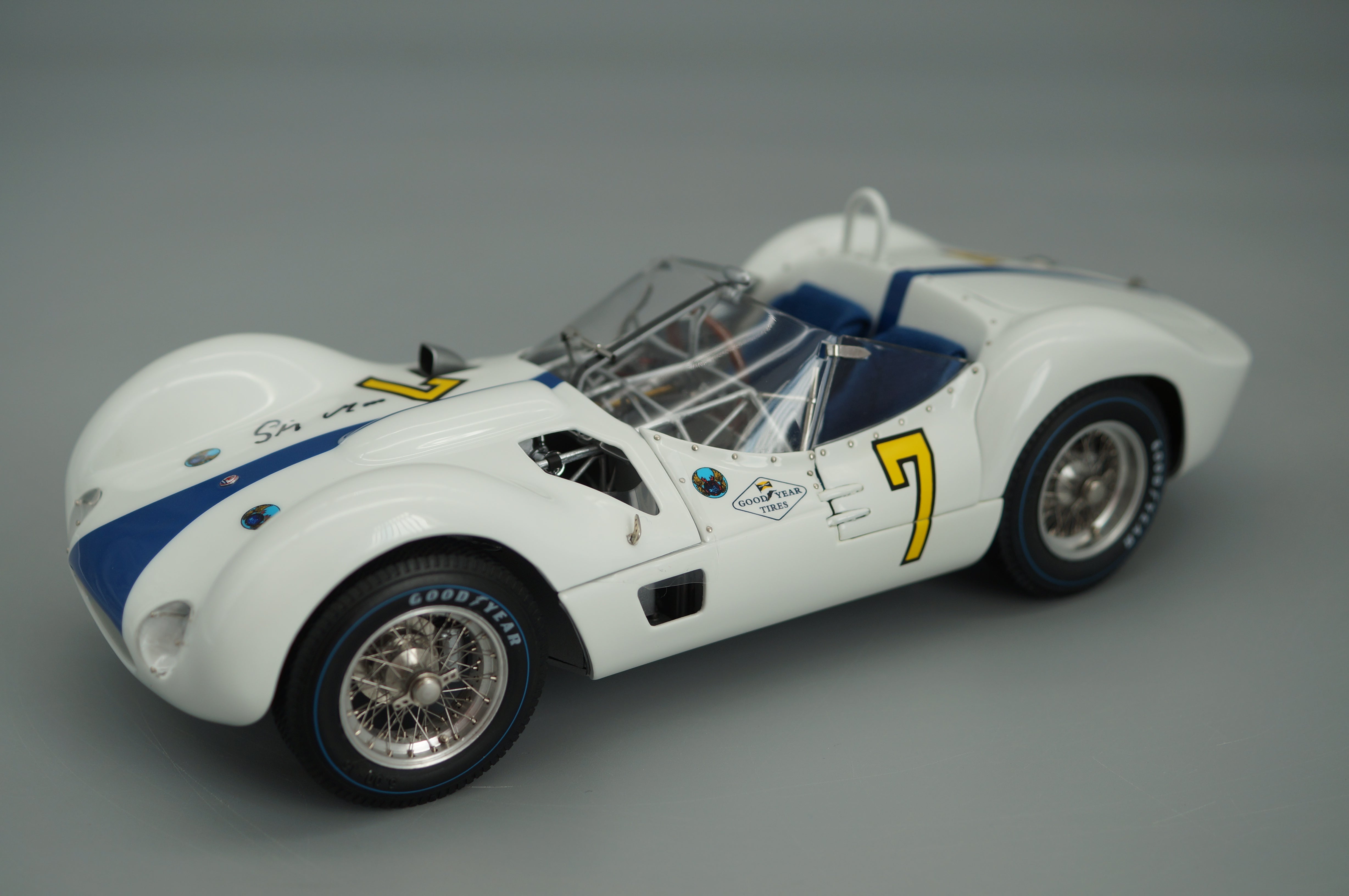 1/18 Maserati Tipo 61 Birdcage #7 Signatur Edition Stirling Moss #222/500 CMC M-149 -pre-owned