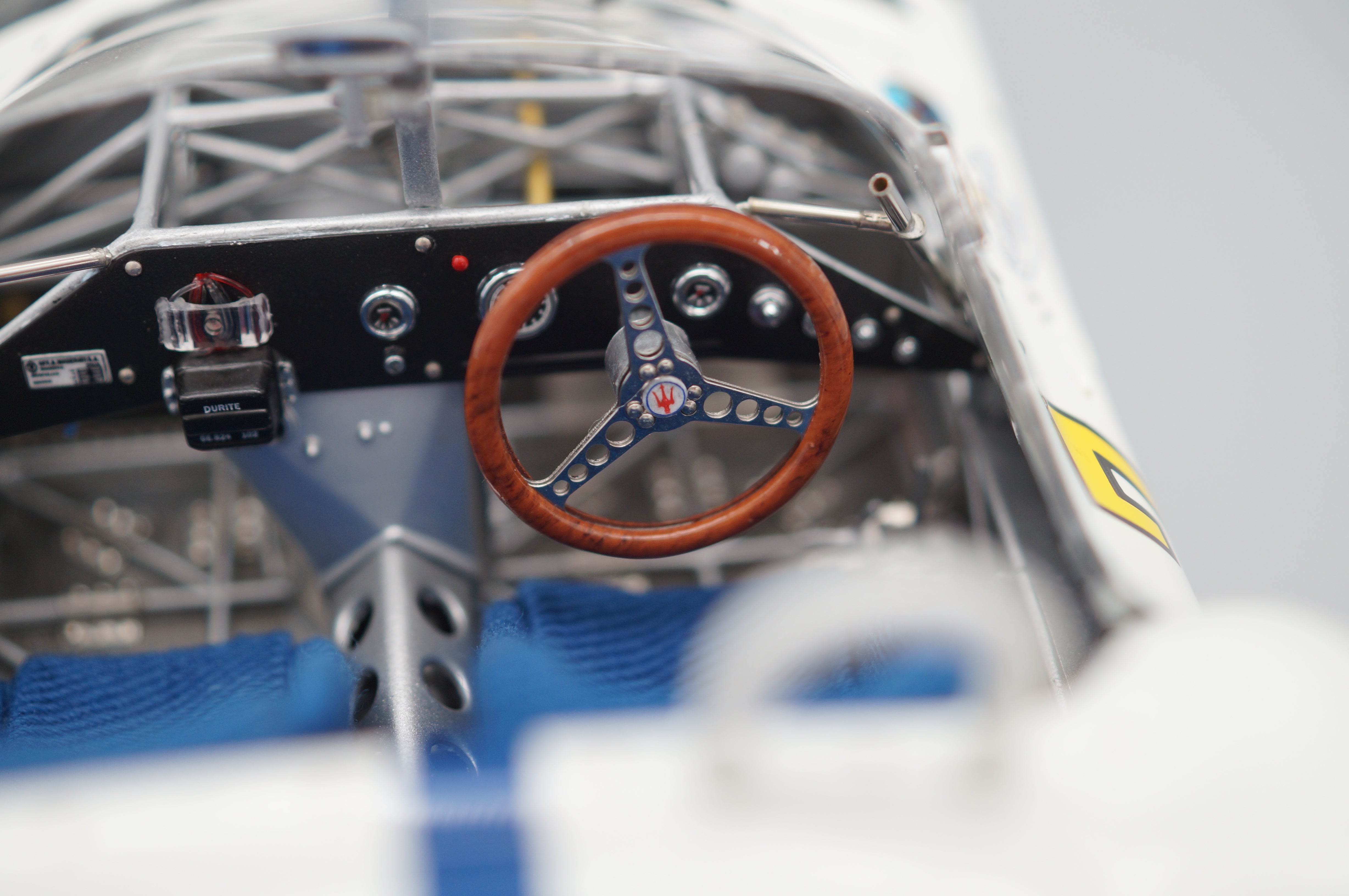 1/18 Maserati Tipo 61 Birdcage #7 Signatur Edition Stirling Moss #222/500 CMC M-149 -pre-owned