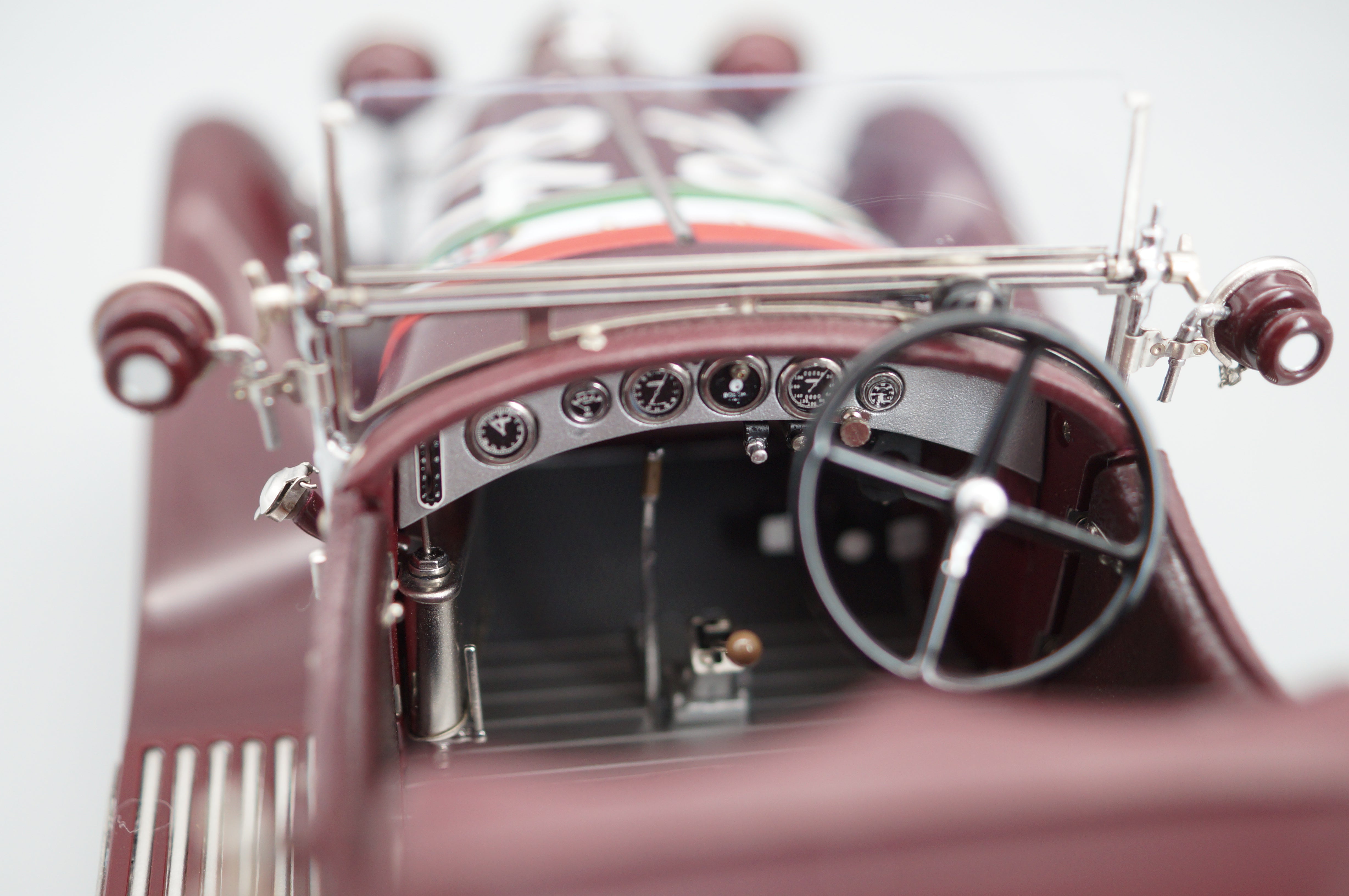 1/18 Alfa Romeo 6C 1750 GS Mille Miglia #84 Tazio Nuvolari #669/2000 CMC M-141 -pre-owned-