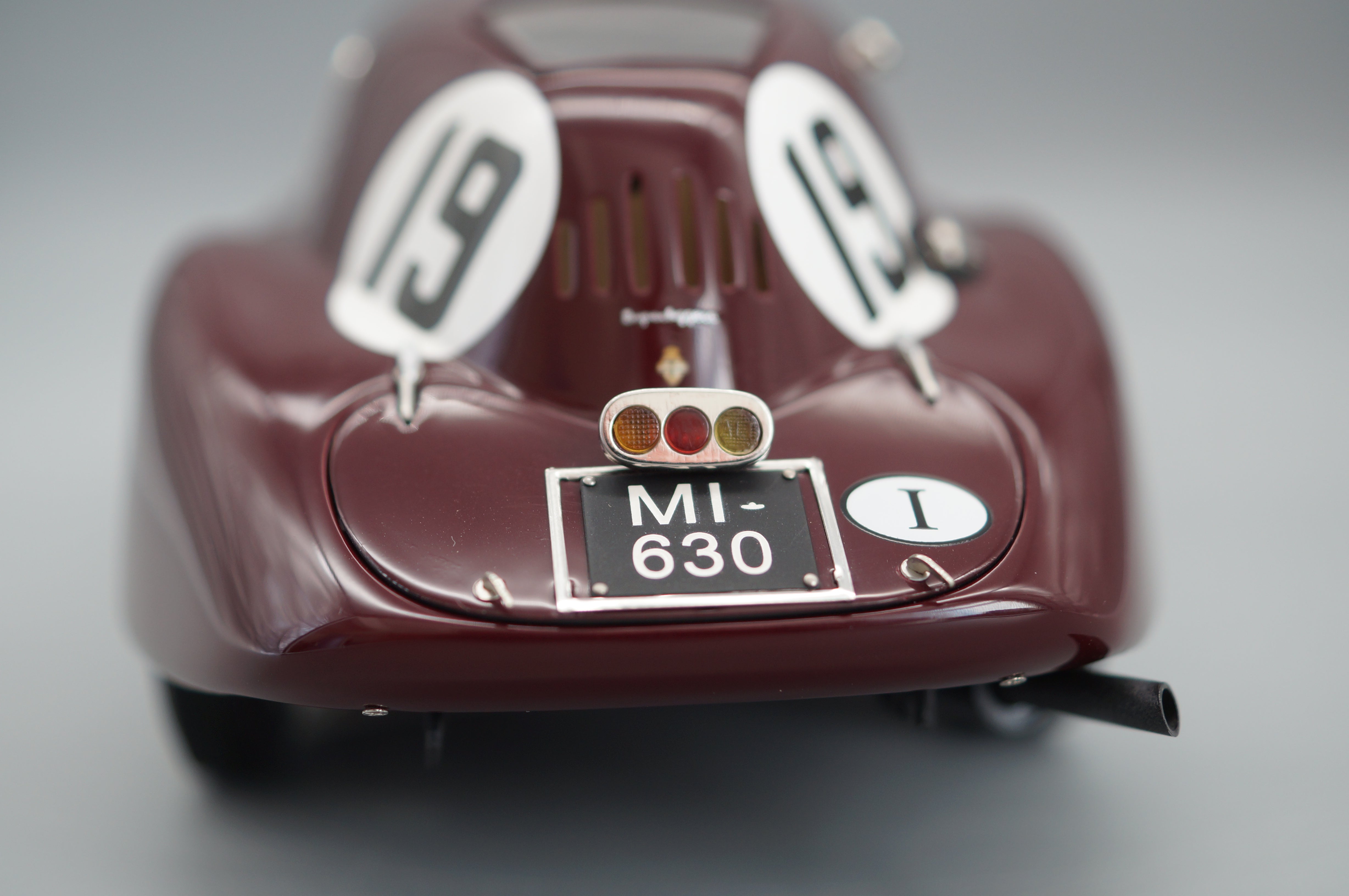 1:18 Alfa Romeo 8C 2900B Speciale #19 Le Mans 1938 #0036/3000 CMC M-111 -PRE-OWNED-