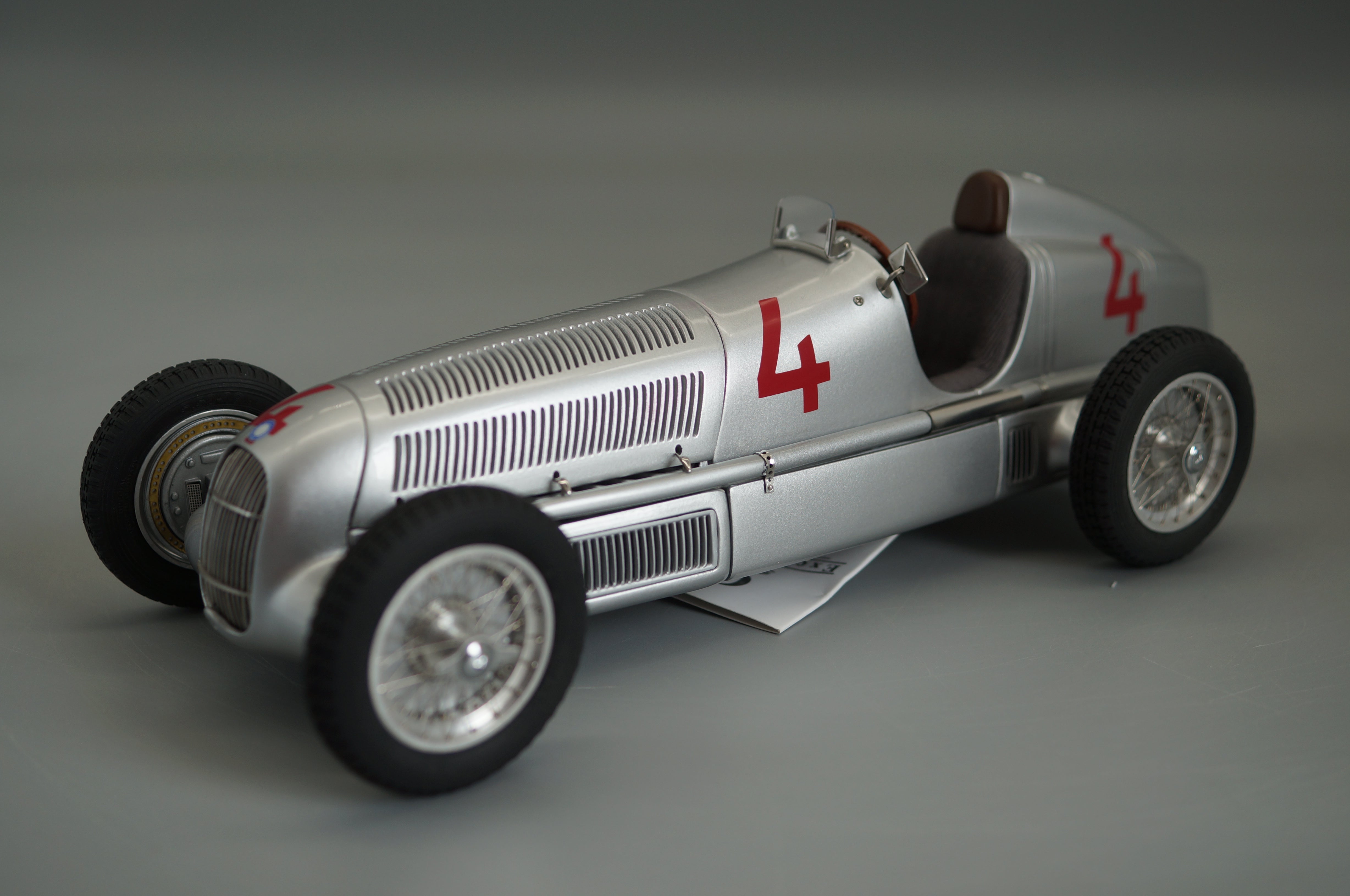 1/18 Mercedes-Benz W25 #4 Fagioli #0746/2000CMC M-104 -pre-owned