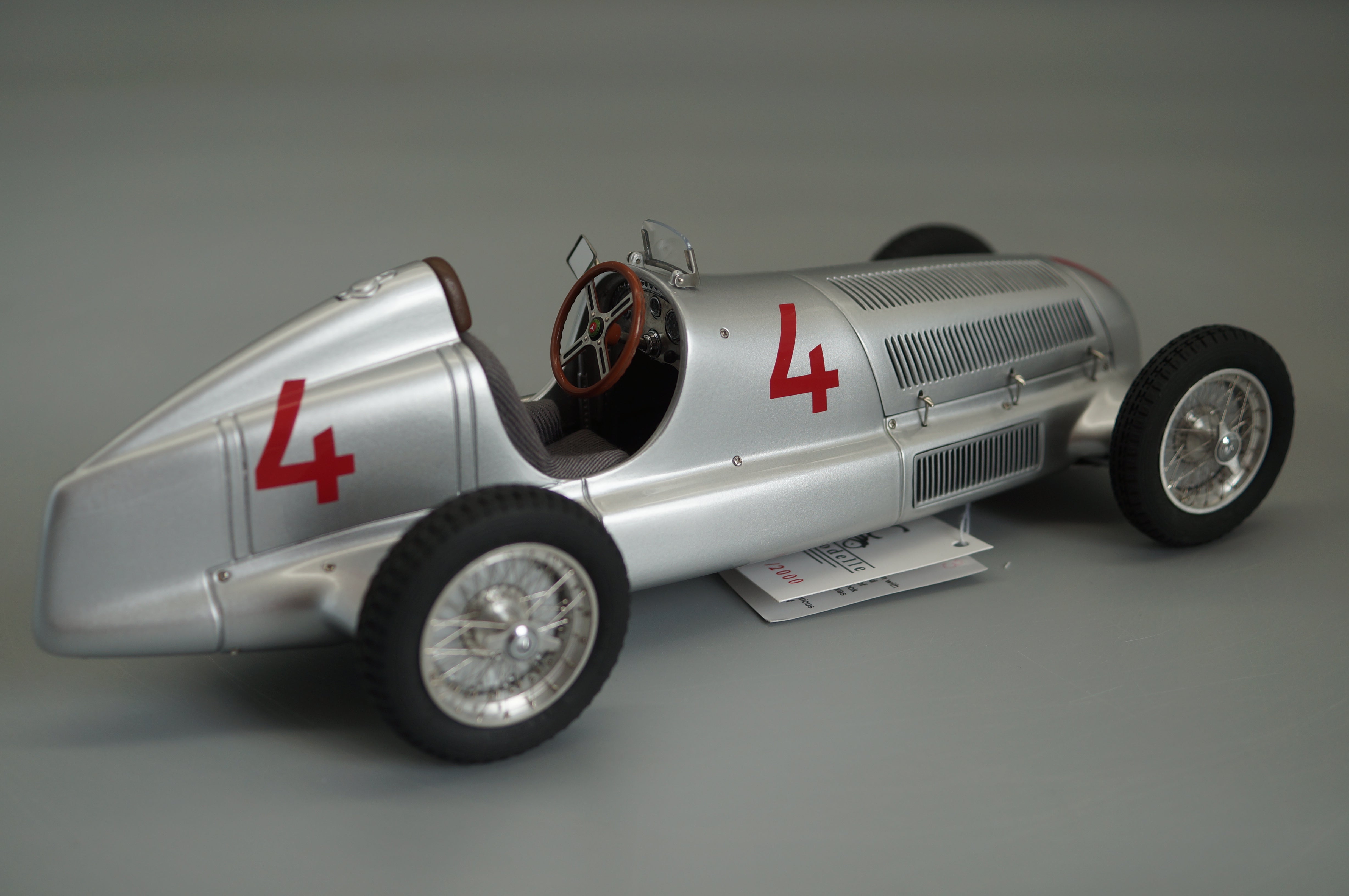 1/18 Mercedes-Benz W25 #4 Fagioli #0746/2000CMC M-104 -pre-owned