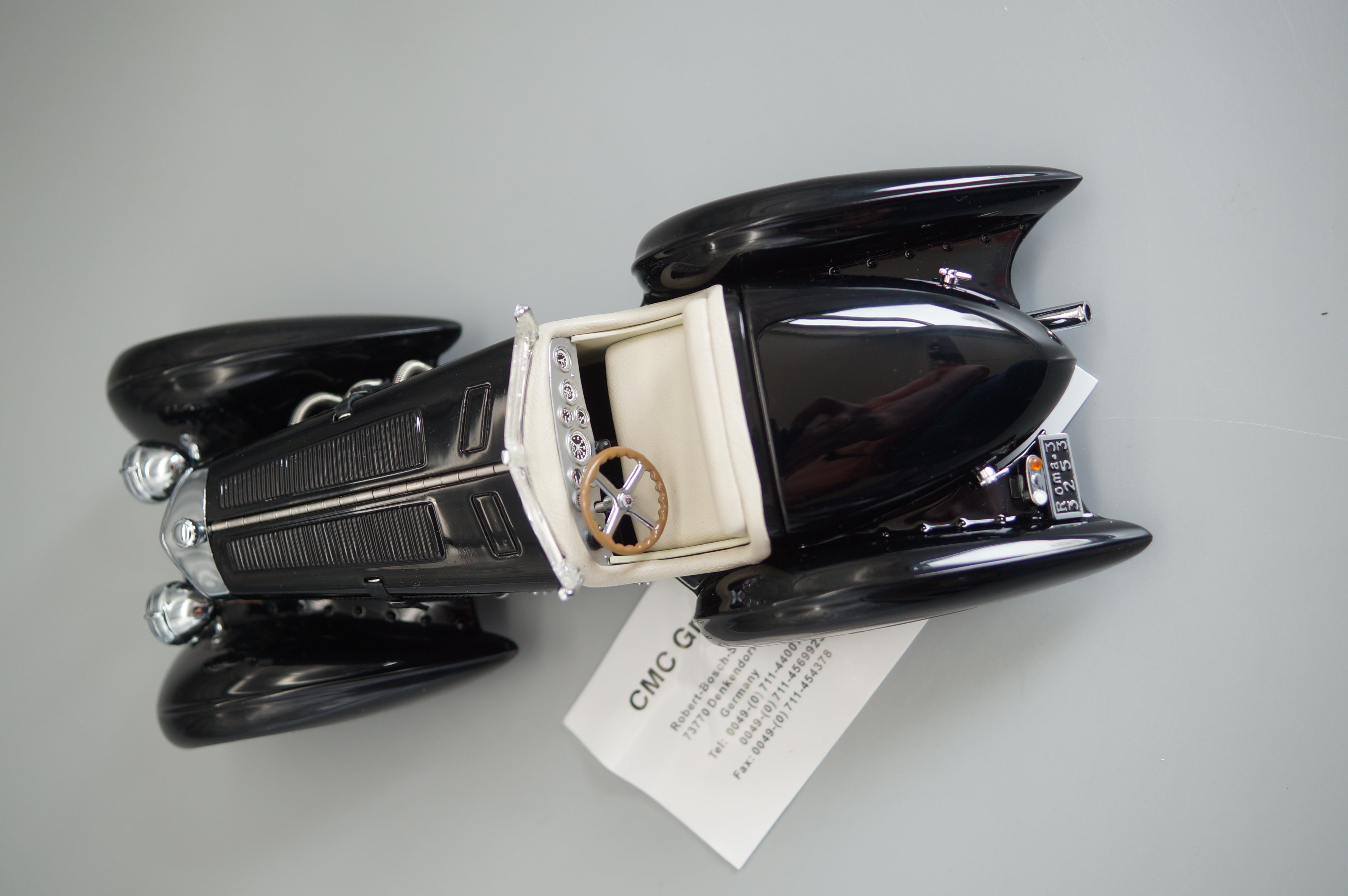 1/24 Mercedes-Benz SSK Trossi 'Der schwarze Prinz' CMC M-001 weisses Interieur -pre-owned