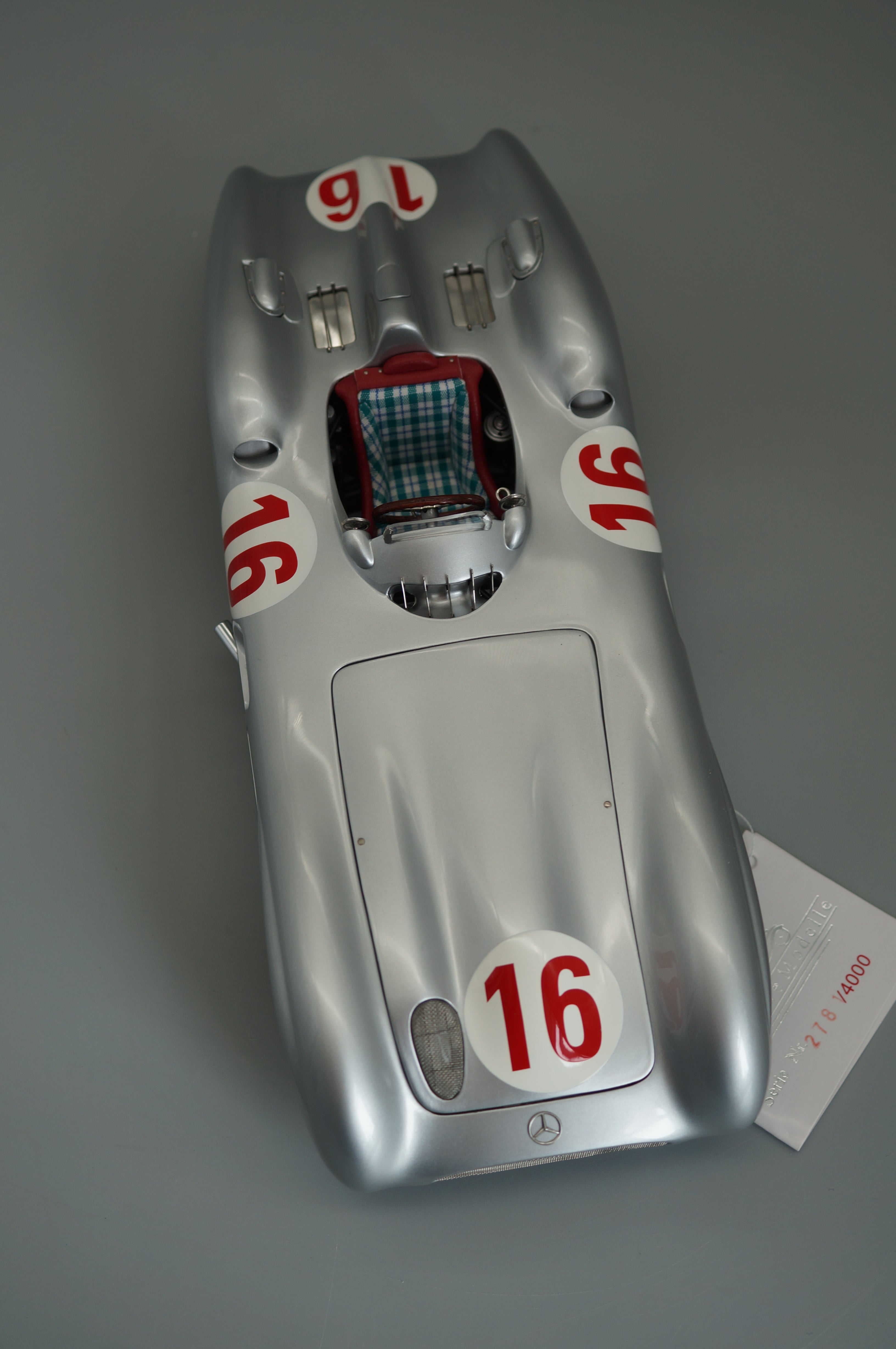 1/18 Mercedes-Benz W196R #16 Stirling MOSS #2781/4000 CMC M-057 - pre-owned