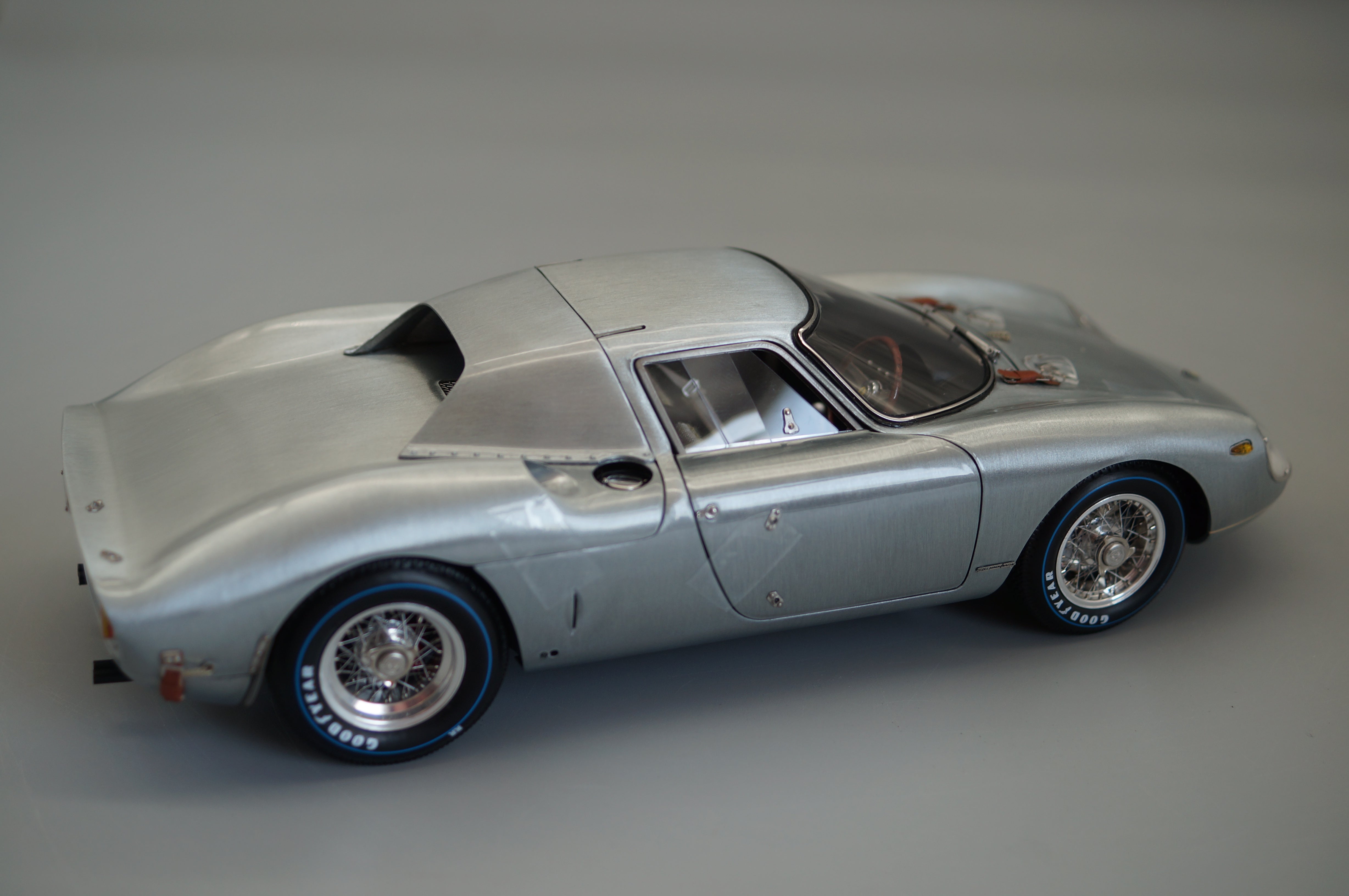 1/18 Ferrari 250 LM Special Edition Retro Classics Essen 2026 Clear Finish CMC M-297