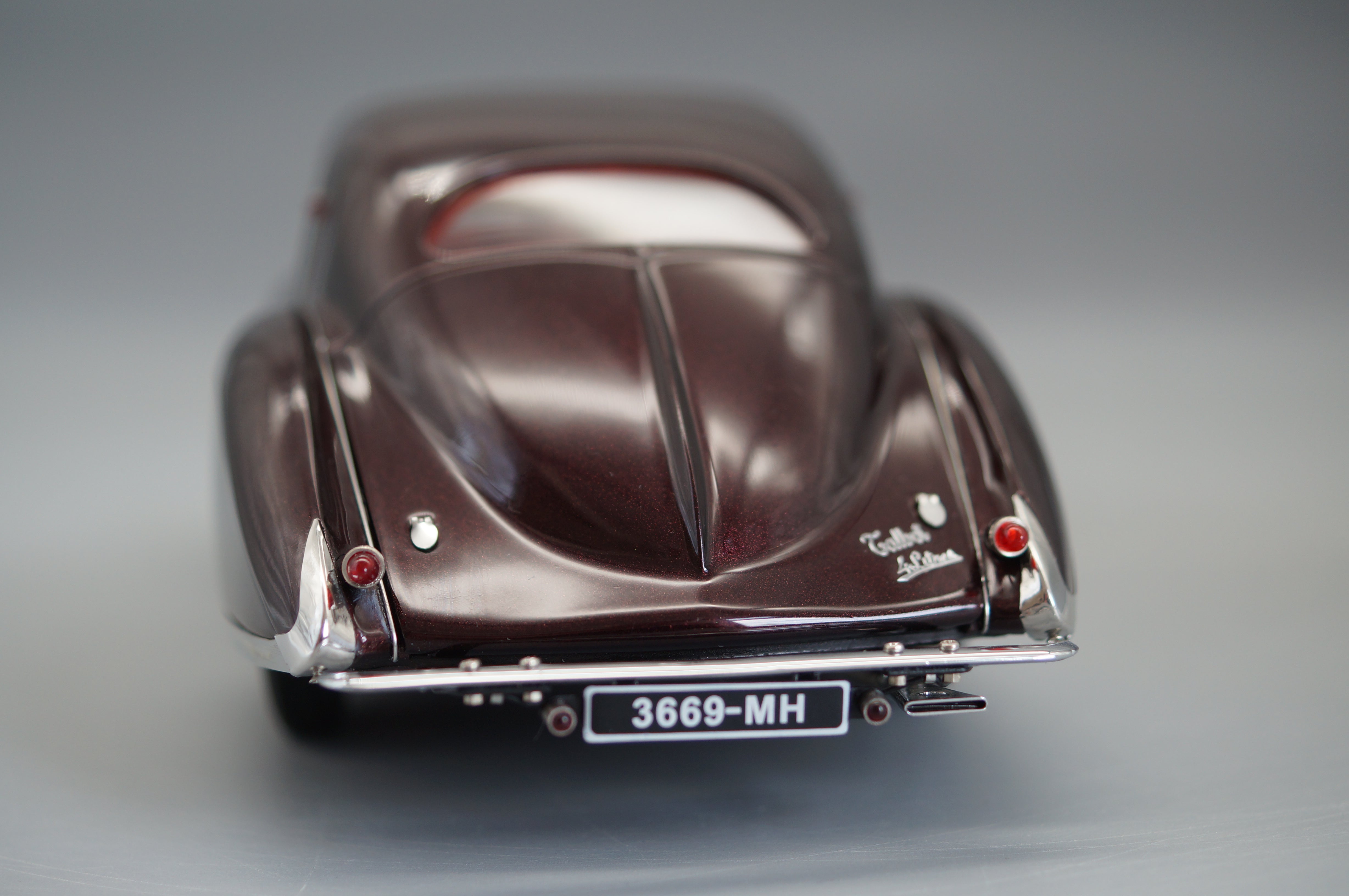 Talbot-Lago Coupé T150 C-SS Figoni & Falaschi "Teardrop" "Memory Edition" Aubergine CMC M-179