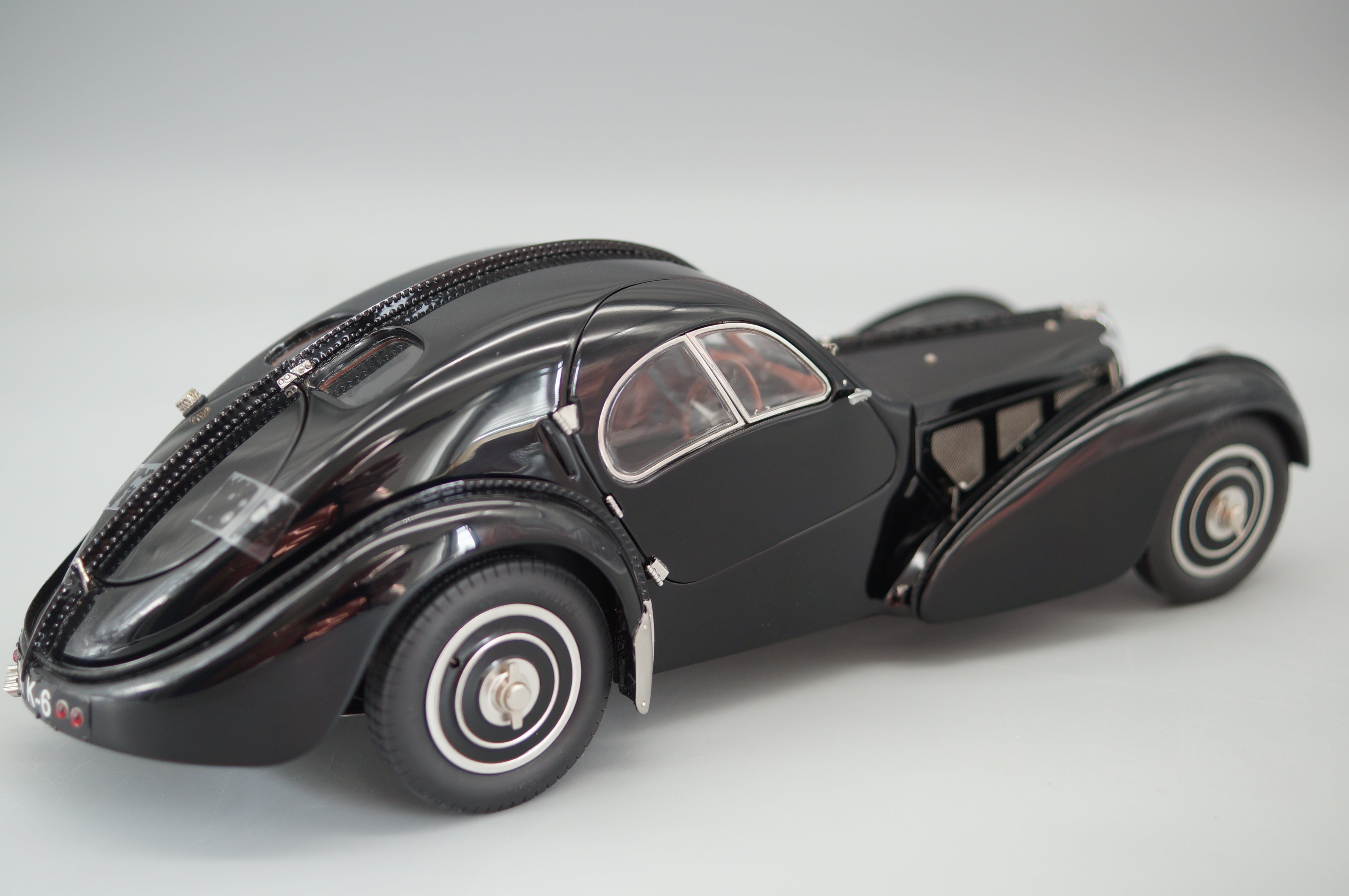 1/18 Bugatti Type 57 SC Atlantic 1938 (black) CMC M-085 #2500 -pre-owned-