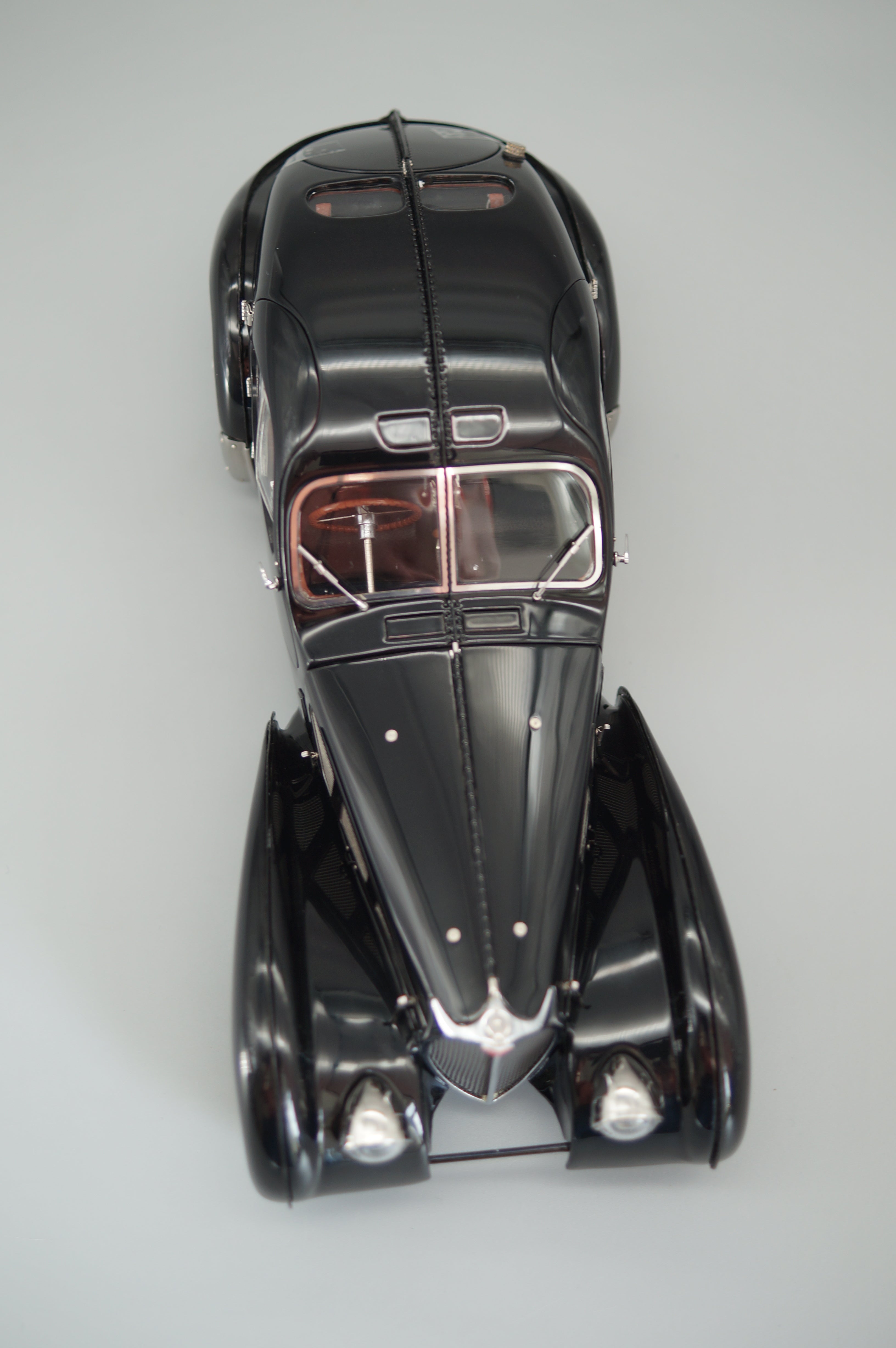 1/18 Bugatti Type 57 SC Atlantic 1938 (black) CMC M-085 #2500 -pre-owned-