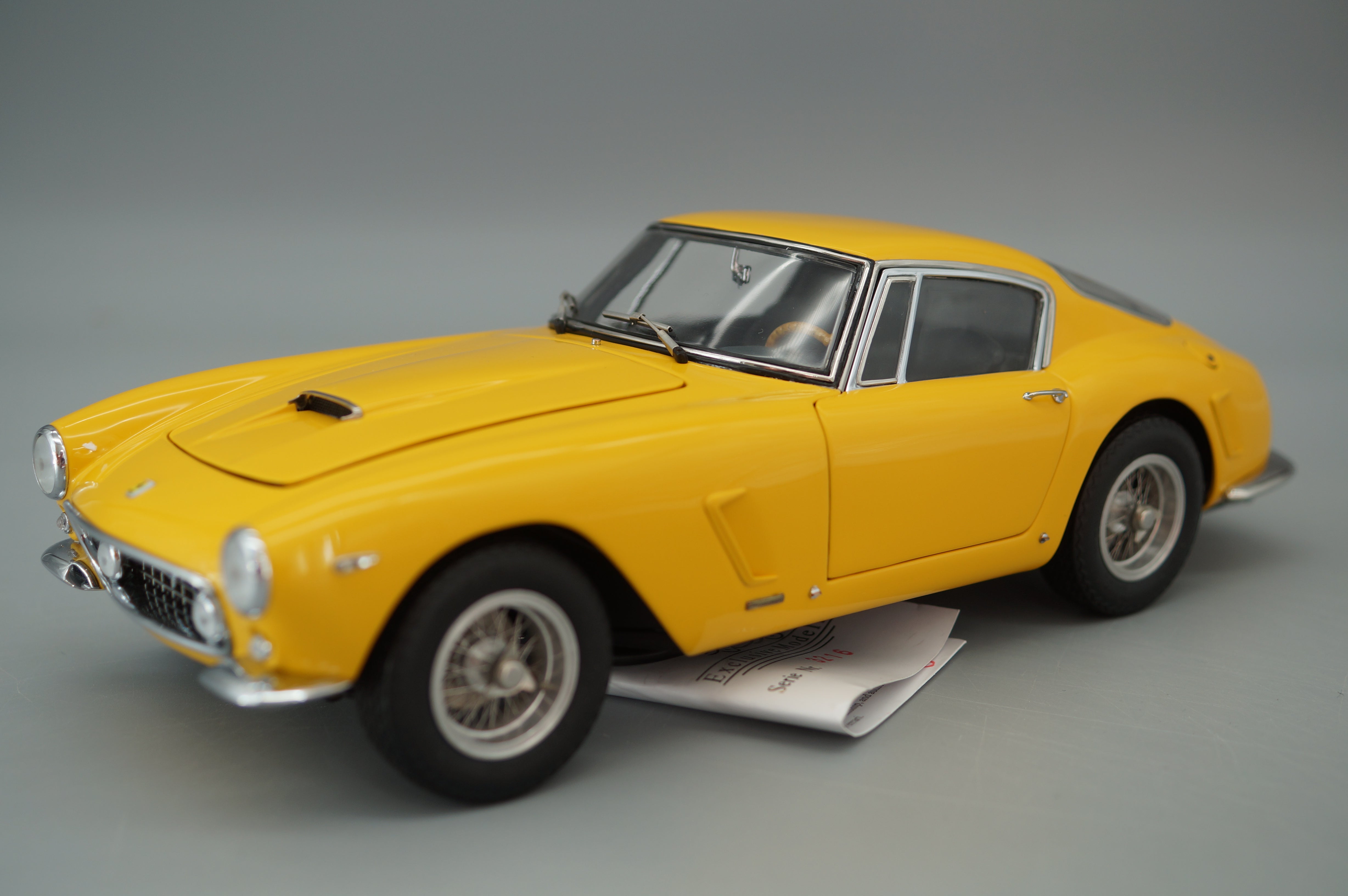 1/18 Ferrari 250 GT Berlinetta passo corto GELB #3216 CMC M-054 -pre-owned