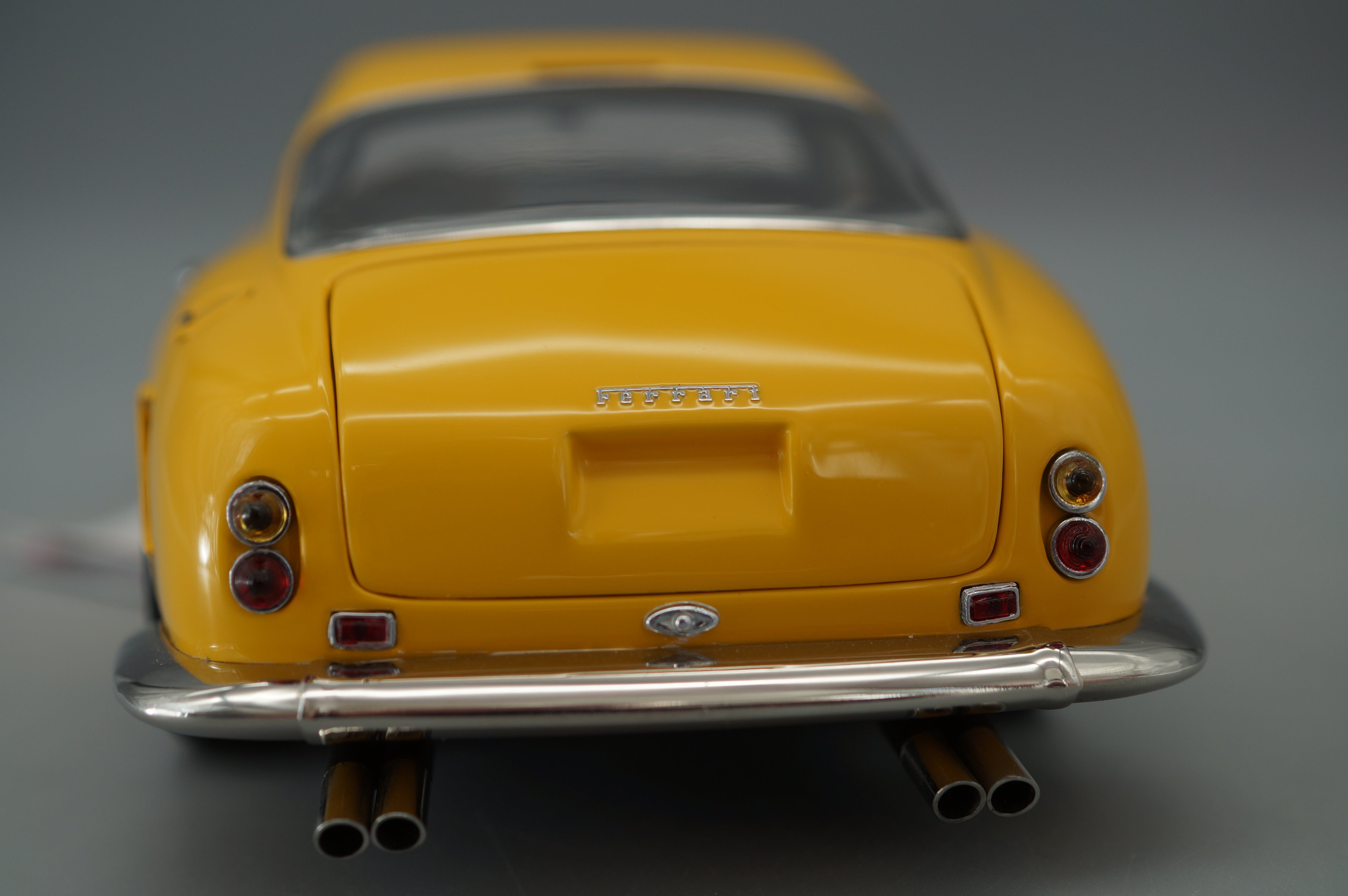 1/18 Ferrari 250 GT Berlinetta passo corto GELB #3216 CMC M-054 -pre-owned