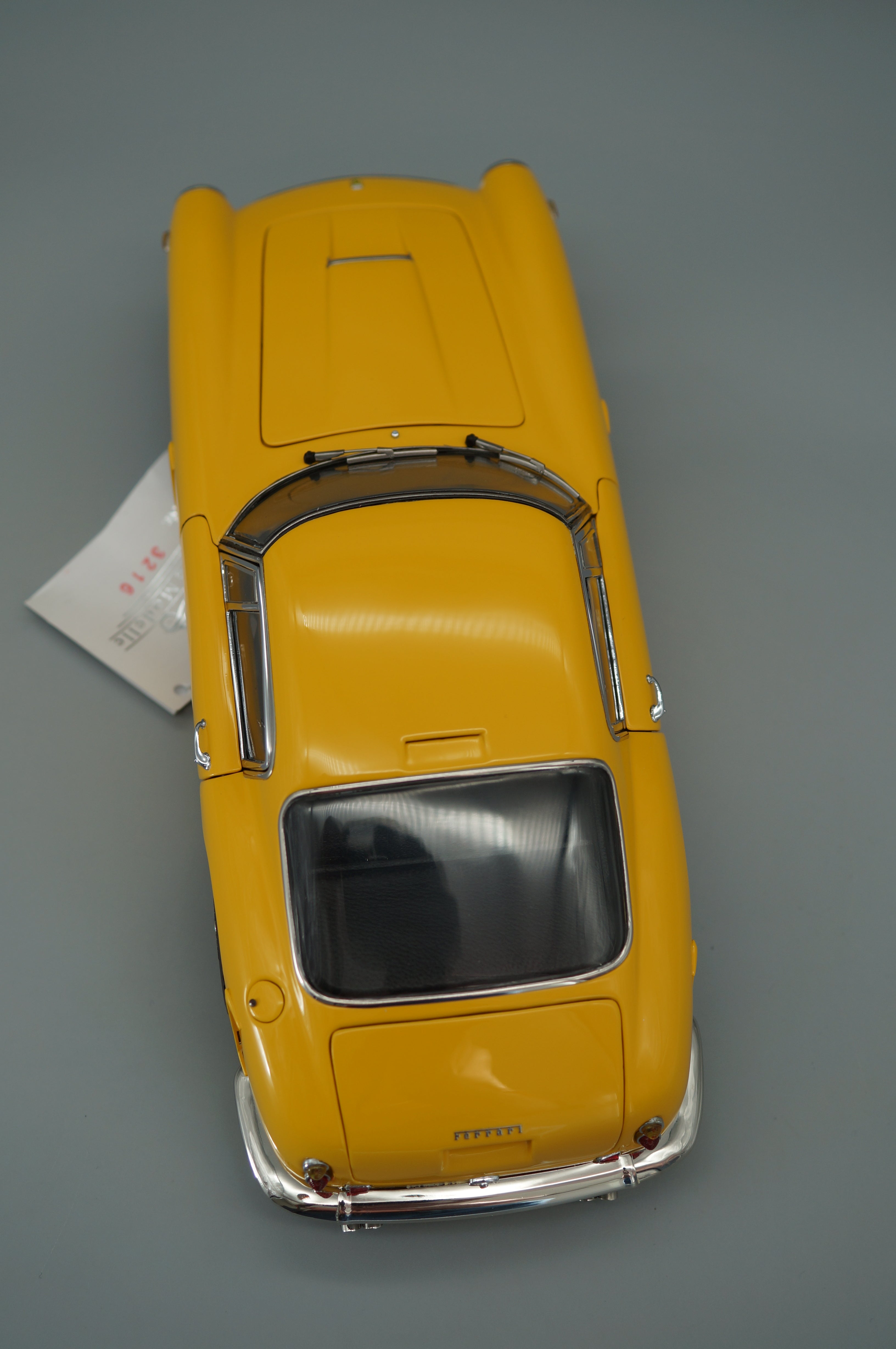 1/18 Ferrari 250 GT Berlinetta passo corto GELB #3216 CMC M-054 -pre-owned