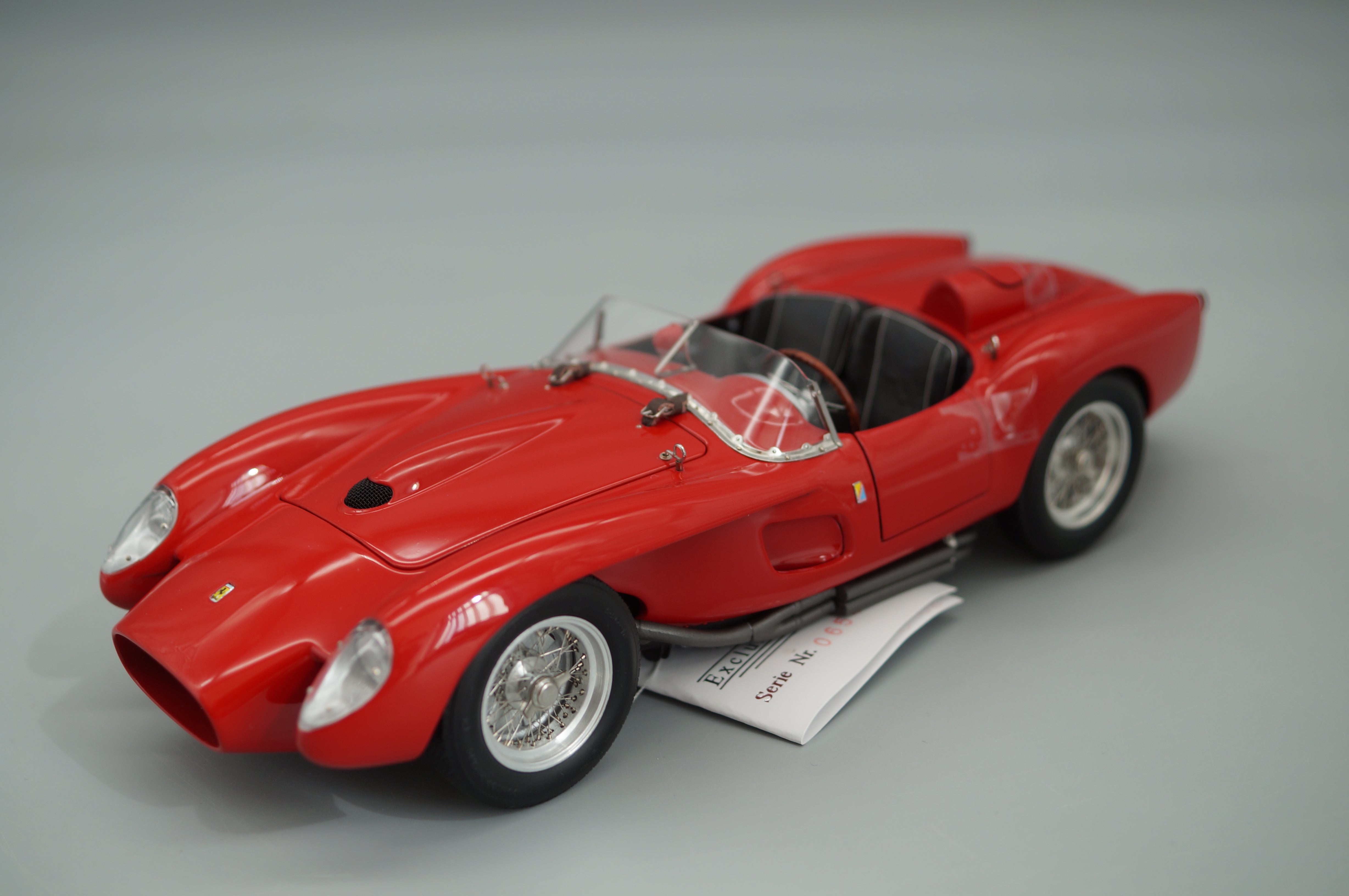 1/18 Ferrari 250 Testa Rossa 1958 #6547 CMC M-071 -pre-owned- paint defects