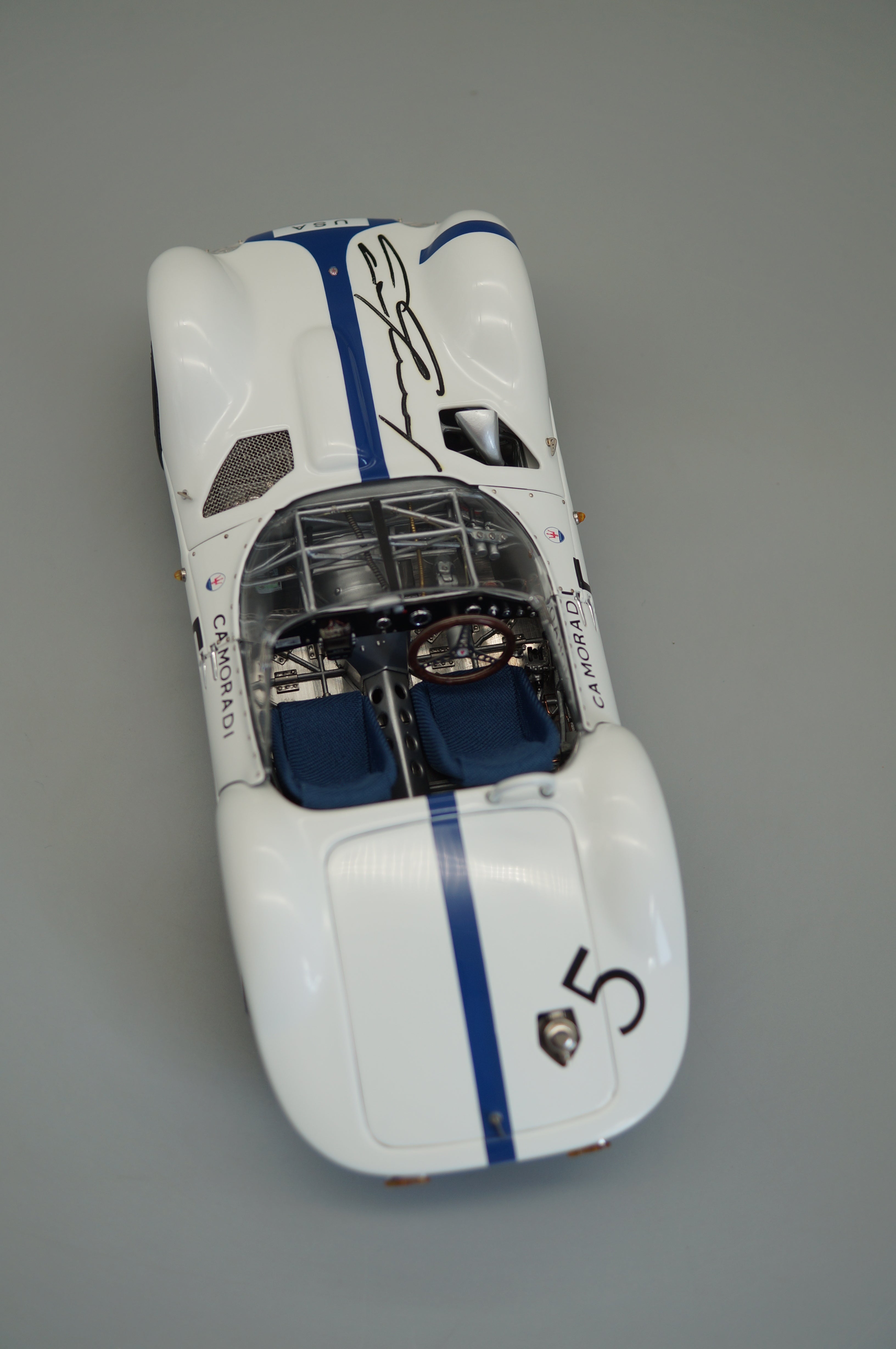 1/18 Maserati Birdcage #5 signiert von Dan Gurney #464/600 CMC M-062 -pre-owned