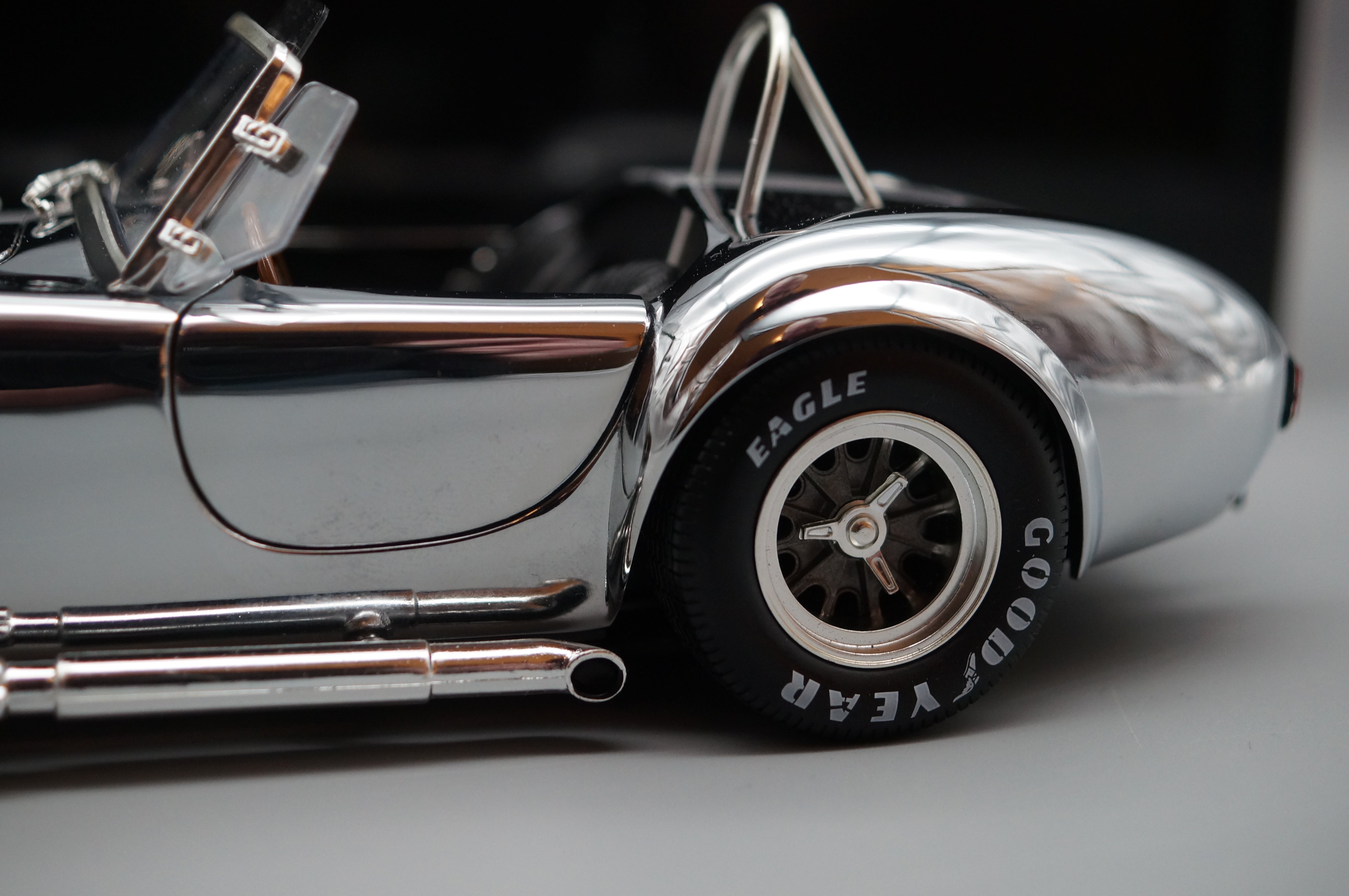 1/18 Kyosho SHELBY Cobra 427 S/C CHROME Edition No. 08047CP