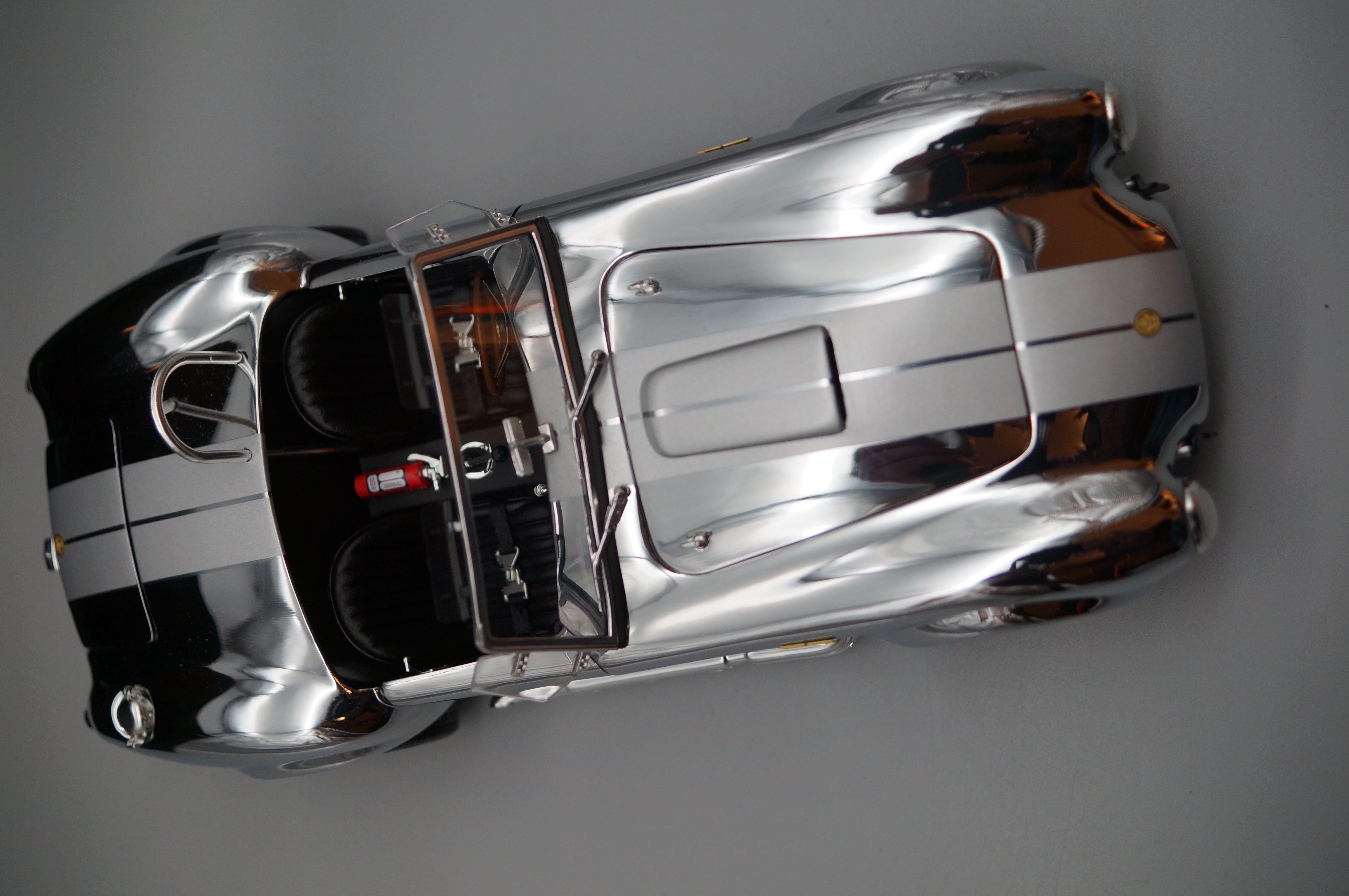 1/18 Kyosho SHELBY Cobra 427 S/C CHROME Edition No. 08047CP