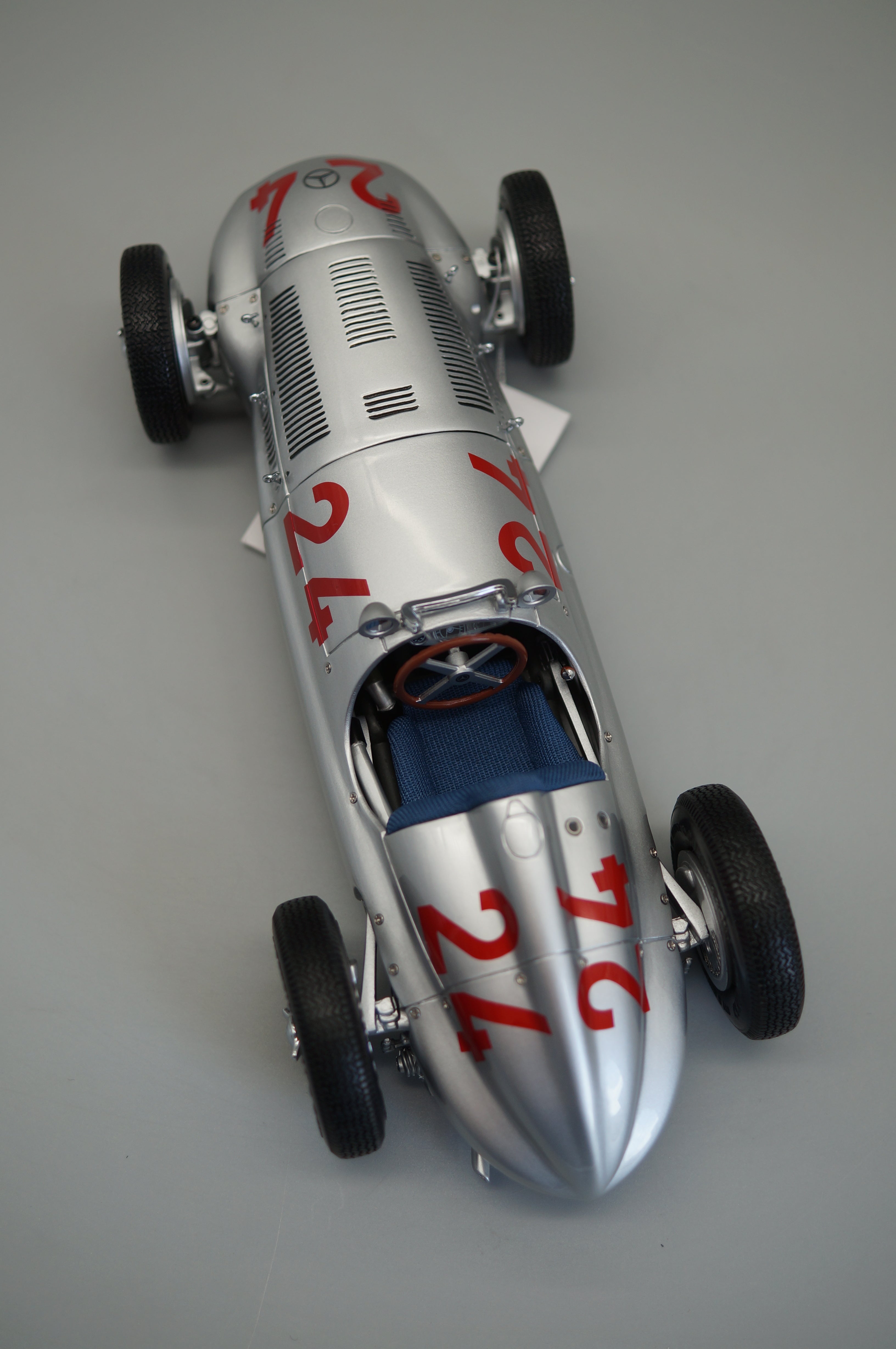 1/18 Mercedes-Benz W165 #24 Tripoli #0998/5000 CMC M-074 - pre-owned