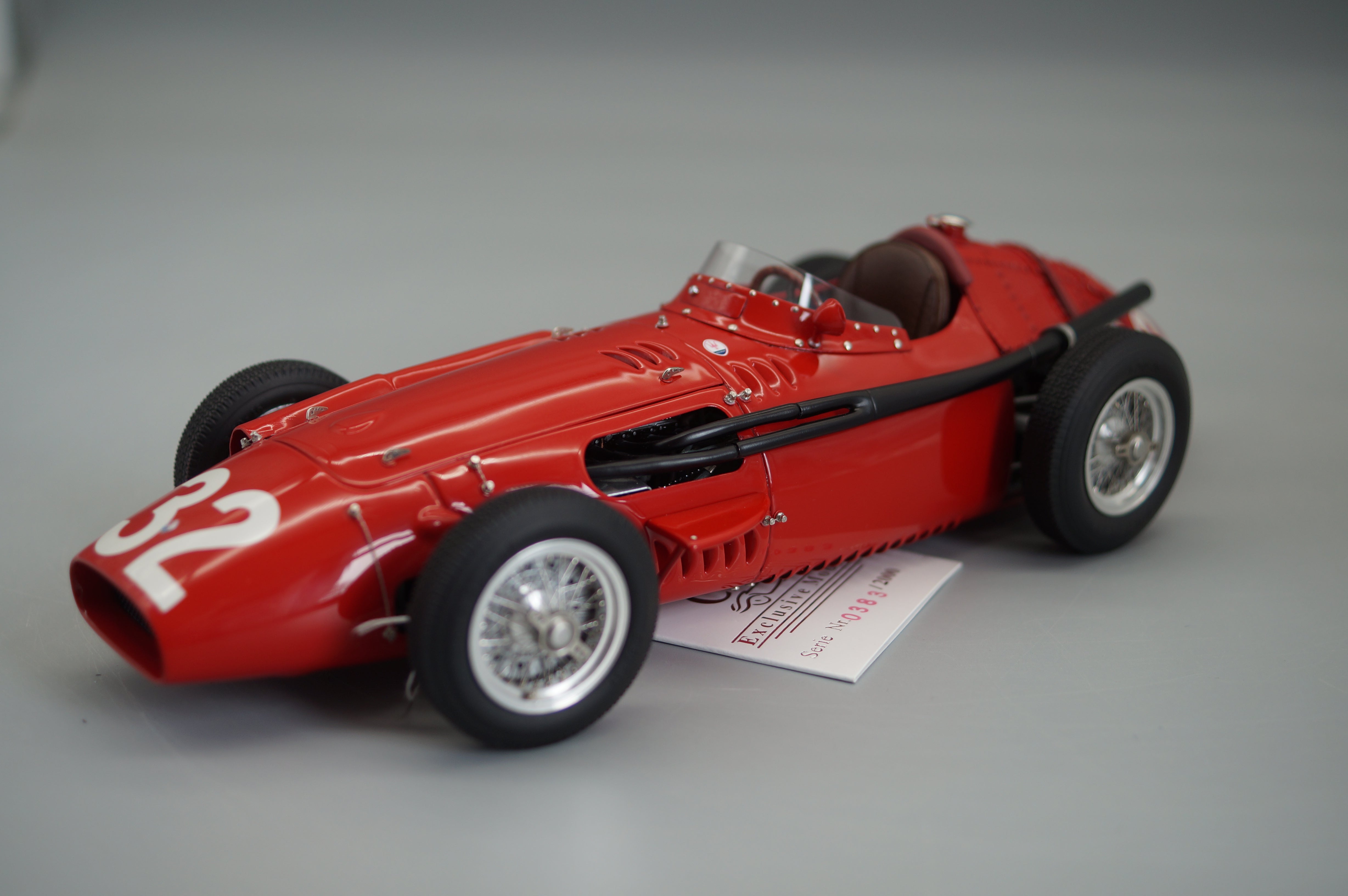 1/18 Maserati 250F #32 GP Monaco "Fangio" #0383/2000 CMC M-101 -pre-owned