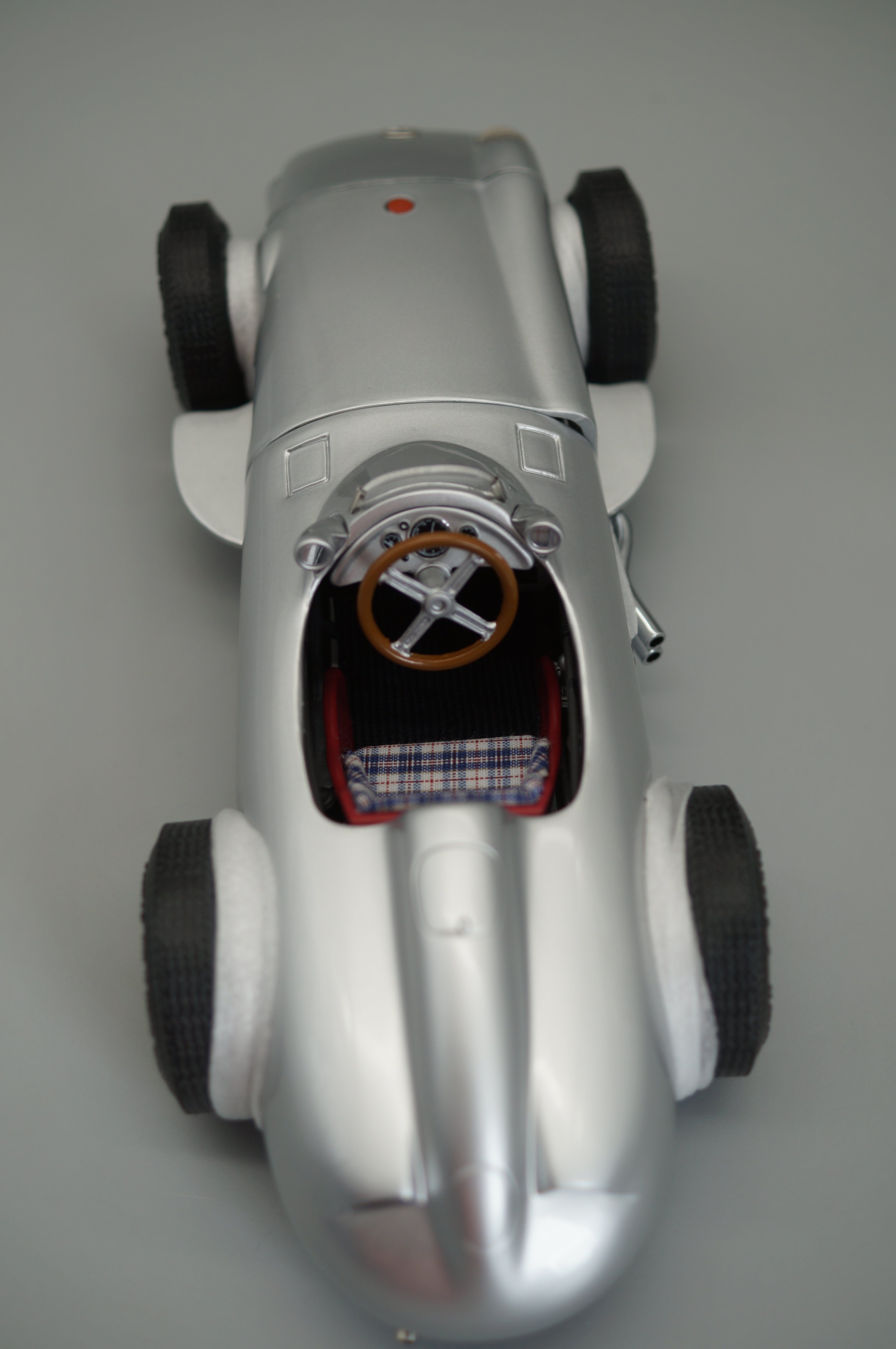 1/18 Mercedes-Benz W196 Monoposto #16686 CMC M-006 -pre-owned
