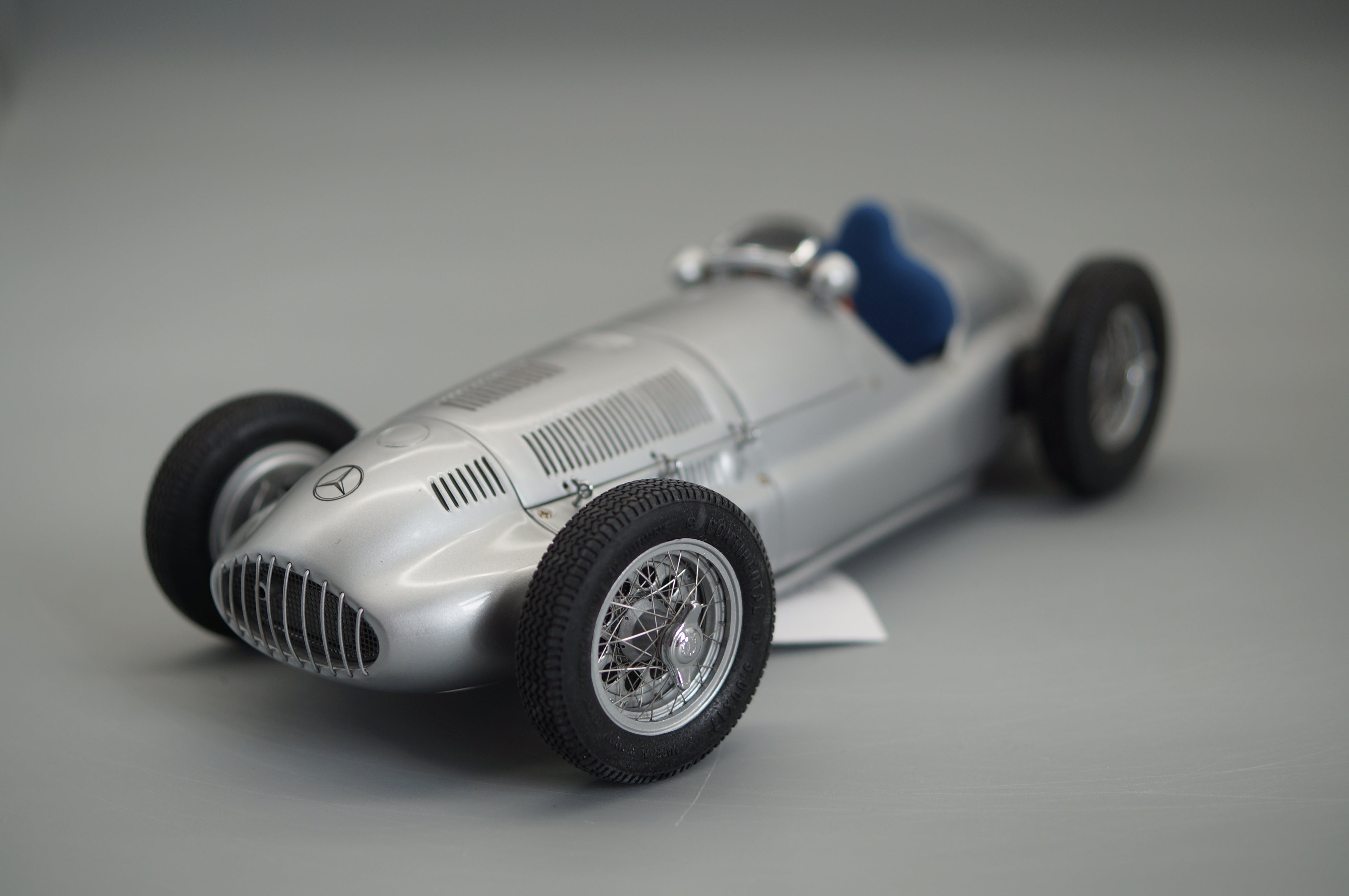 1/18 Mercedes-Benz W165 Winner of Tripoli 1939 #7185 CMC M-018 -pre-owned