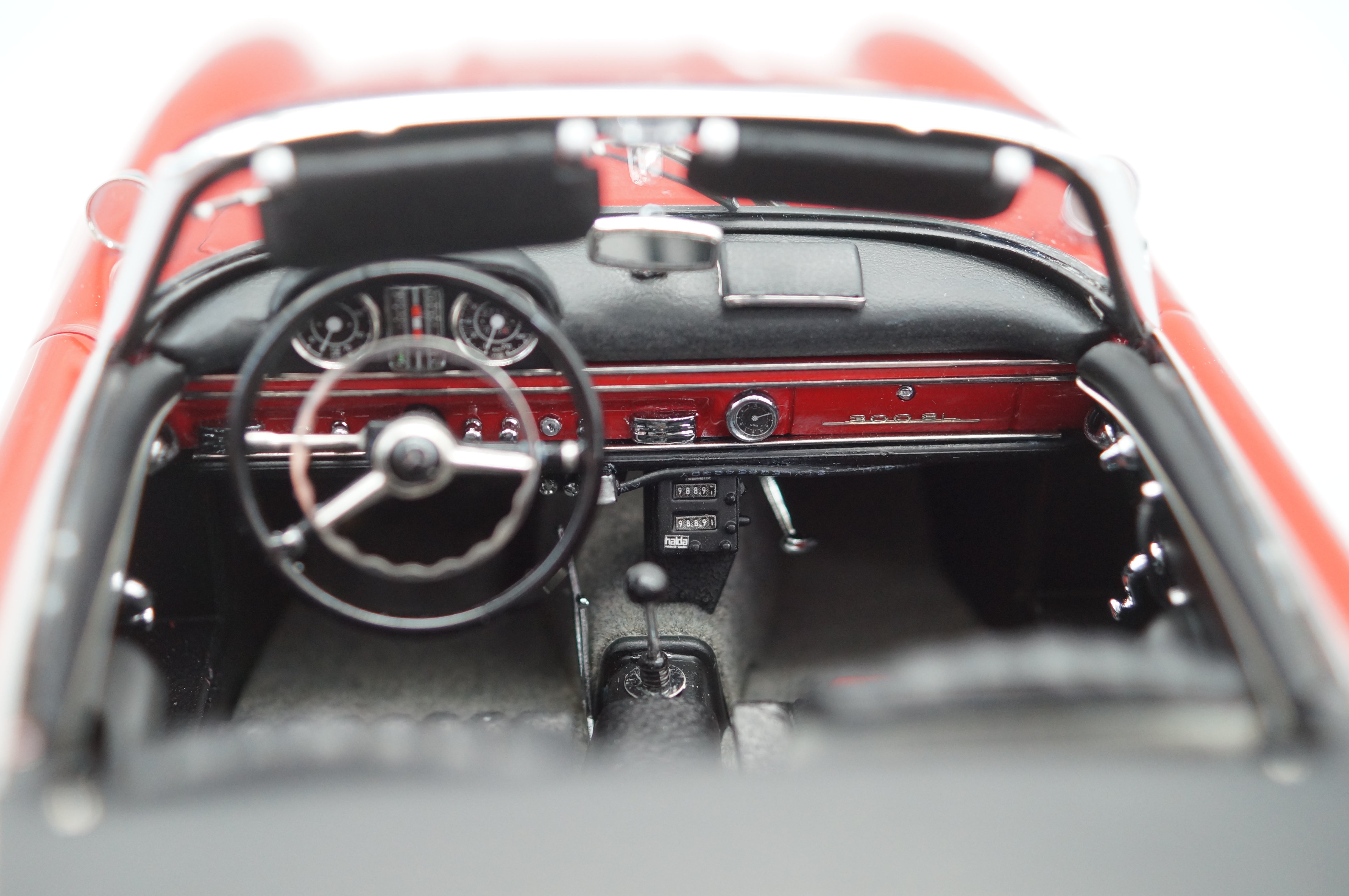 1/18 Mercedes-Benz 300 SL W198 Roadster offen rot CMC M-282