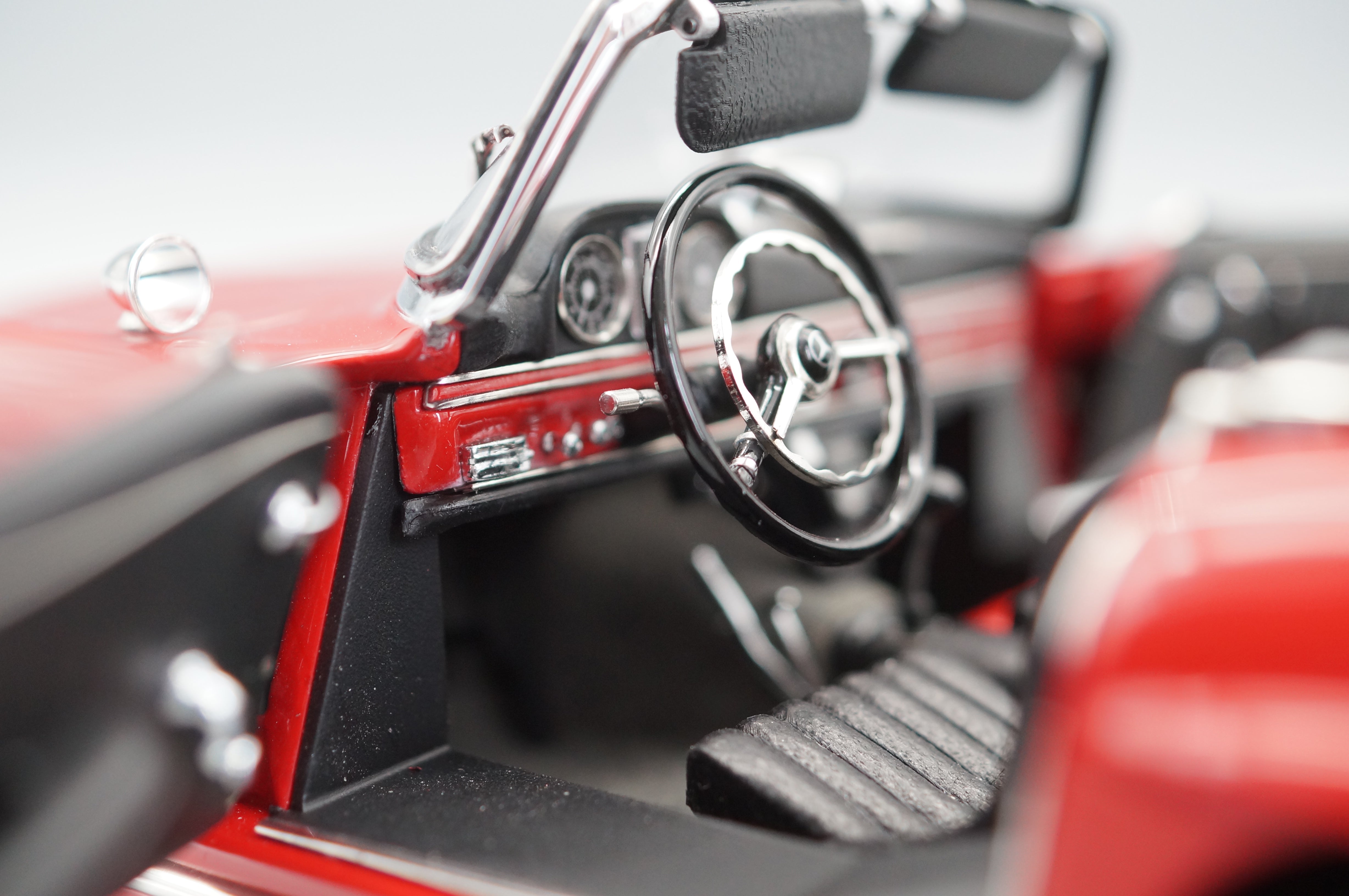 1/18 Mercedes-Benz 300 SL W198 Roadster offen rot CMC M-282