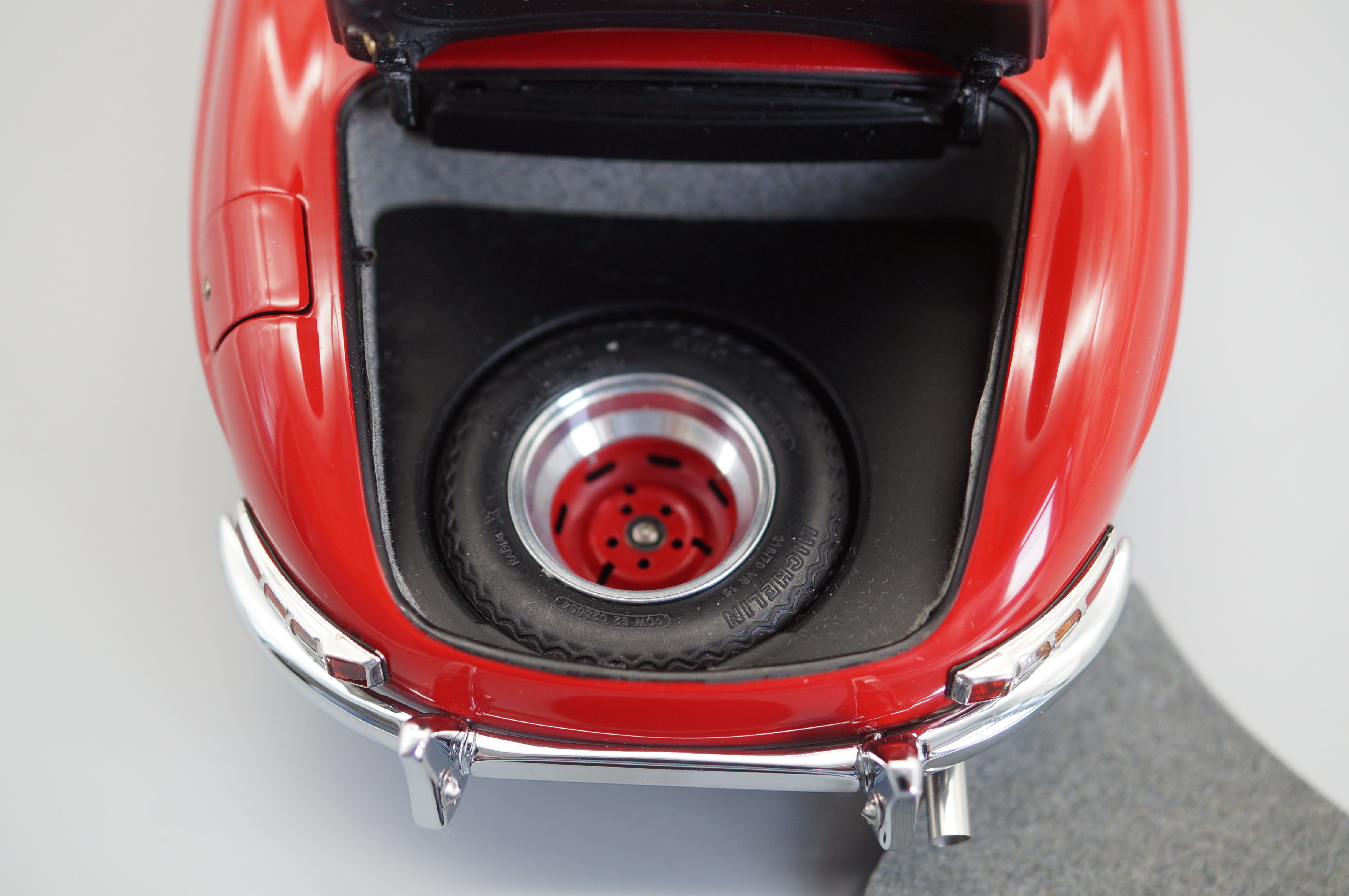 1/18 Mercedes-Benz 300 SL W198 Roadster offen rot CMC M-282