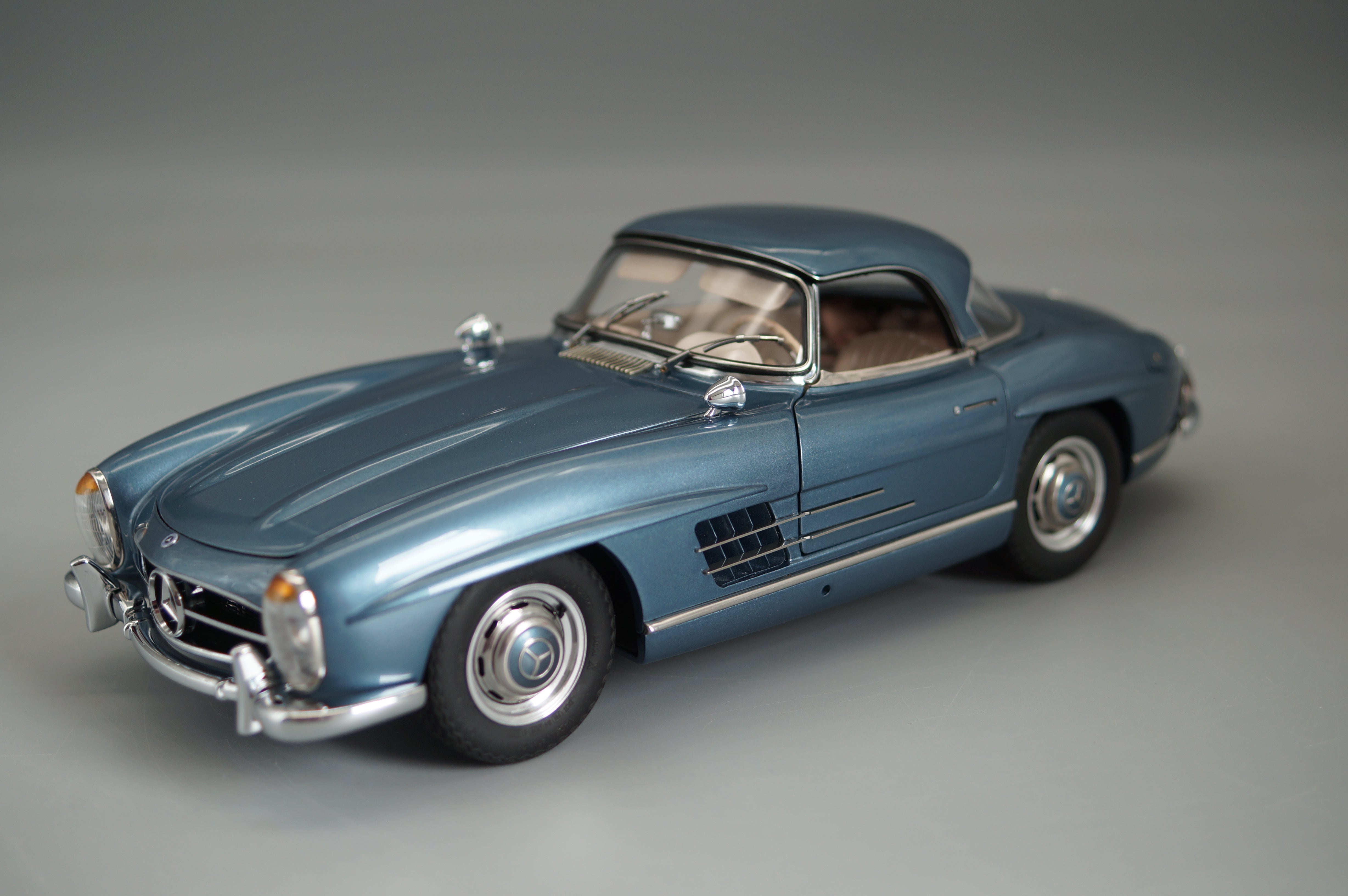 1/18 Mercedes-Benz 300 SL W198 Roadster Hardtop blue metallic CMC M-283