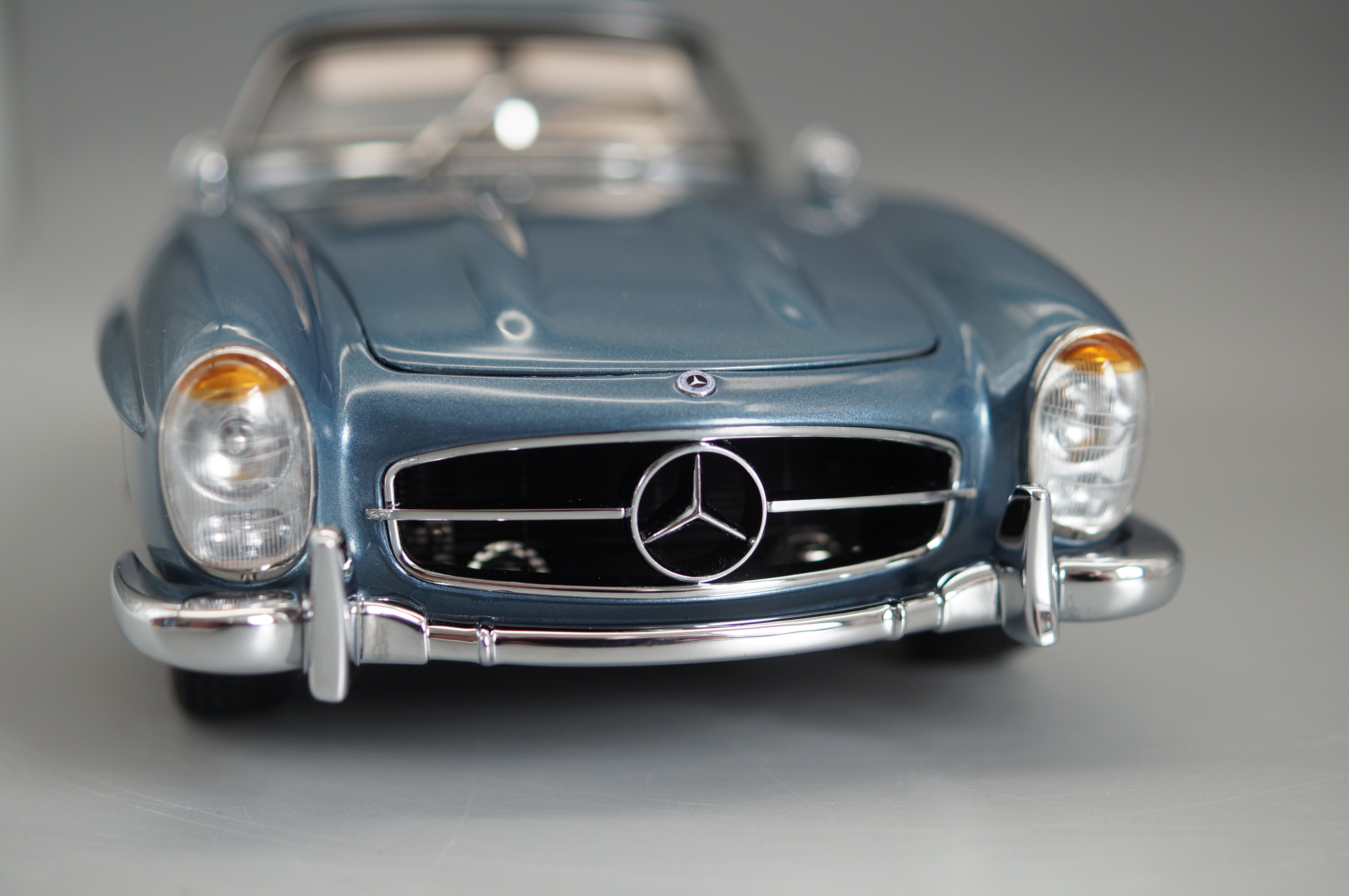 1/18 Mercedes-Benz 300 SL W198 Roadster Hardtop blue metallic CMC M-283
