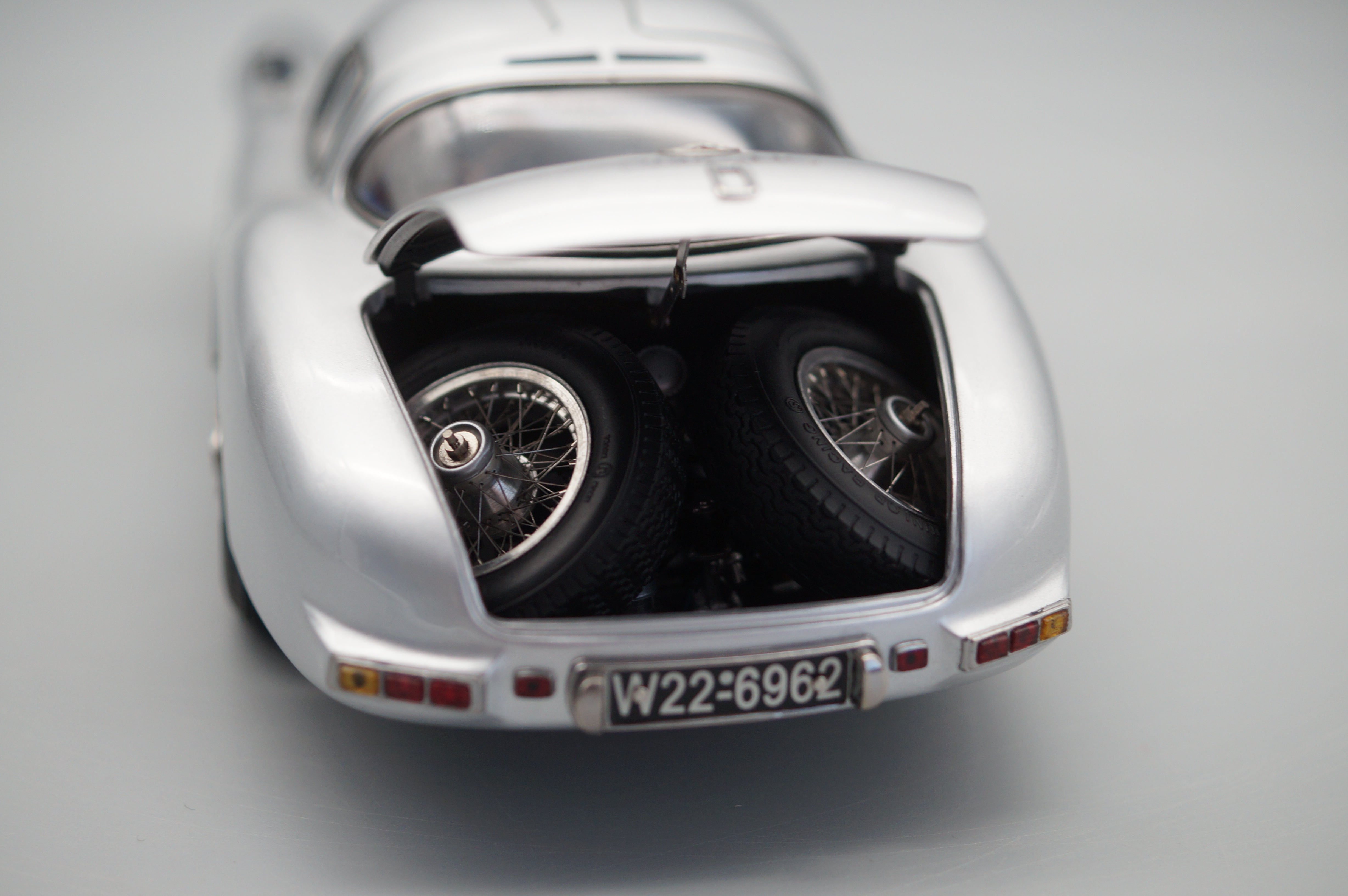 1/18 Mercedes-Benz 300 SLR Uhlenhaut Coupe 125 Years Mercedes #3478/4000 CMC M-088 -pre-owned