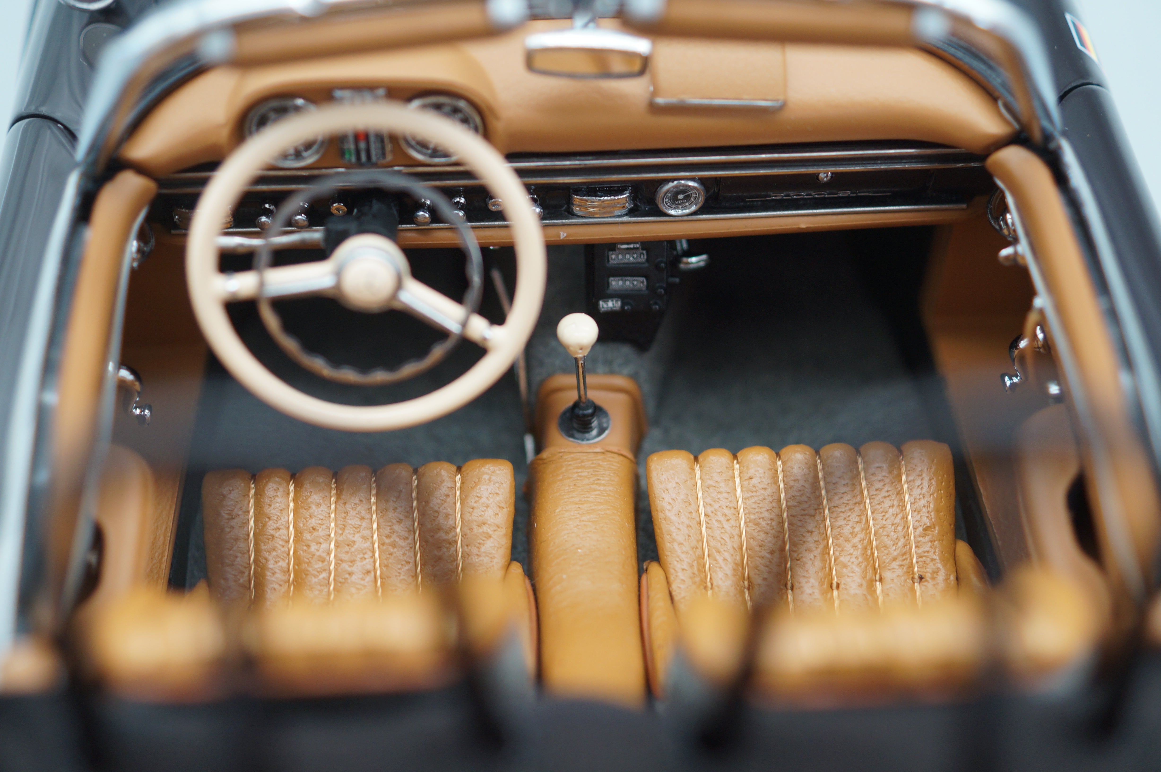 1/18 Mercedes-Benz 300 SL W198 Rallye Roadster Brown offen CMC M-295