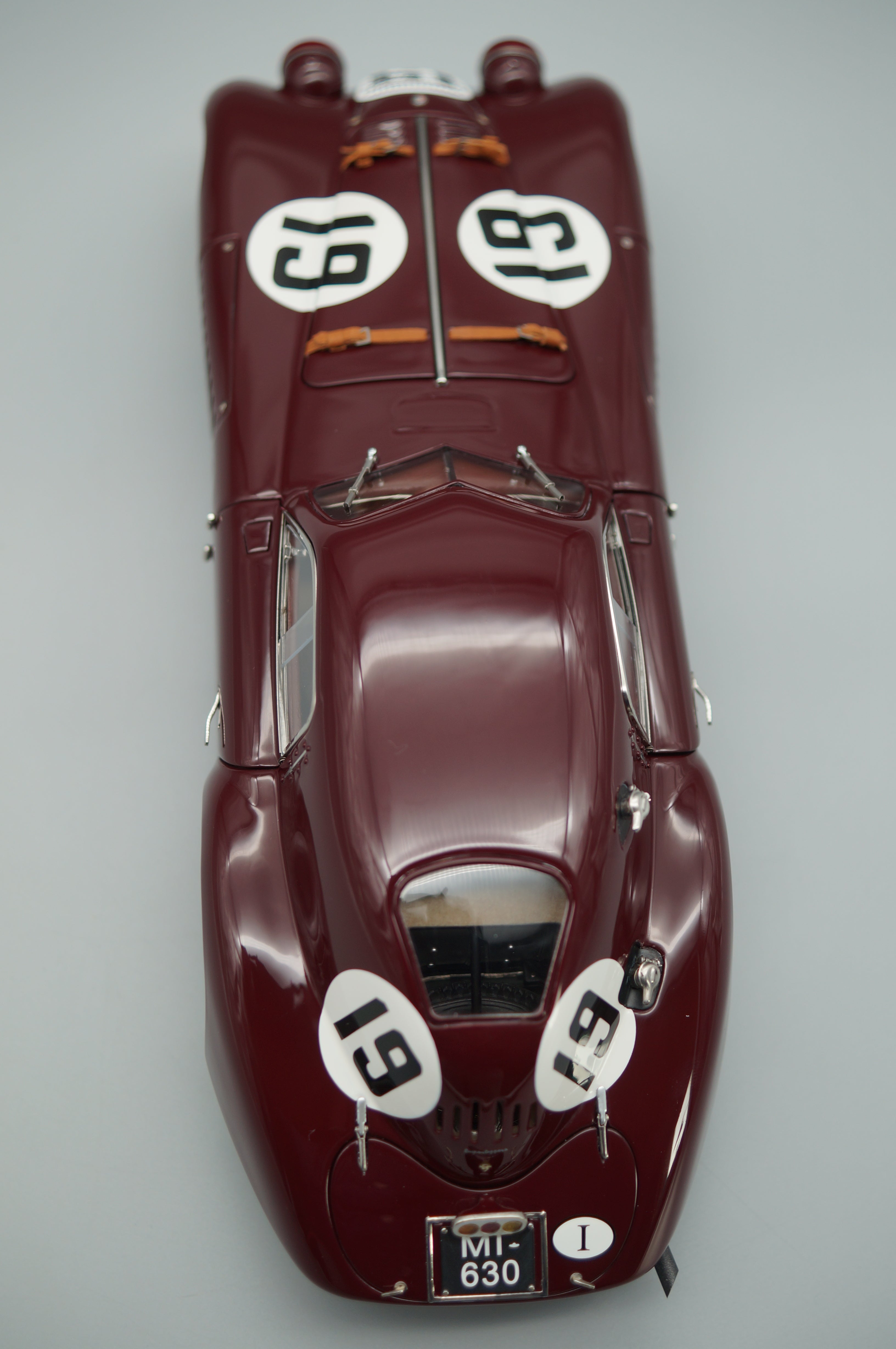 1:18 Alfa Romeo 8C 2900B Speciale #19 Le Mans 1938 CMC M-111 -PRE OWNED-