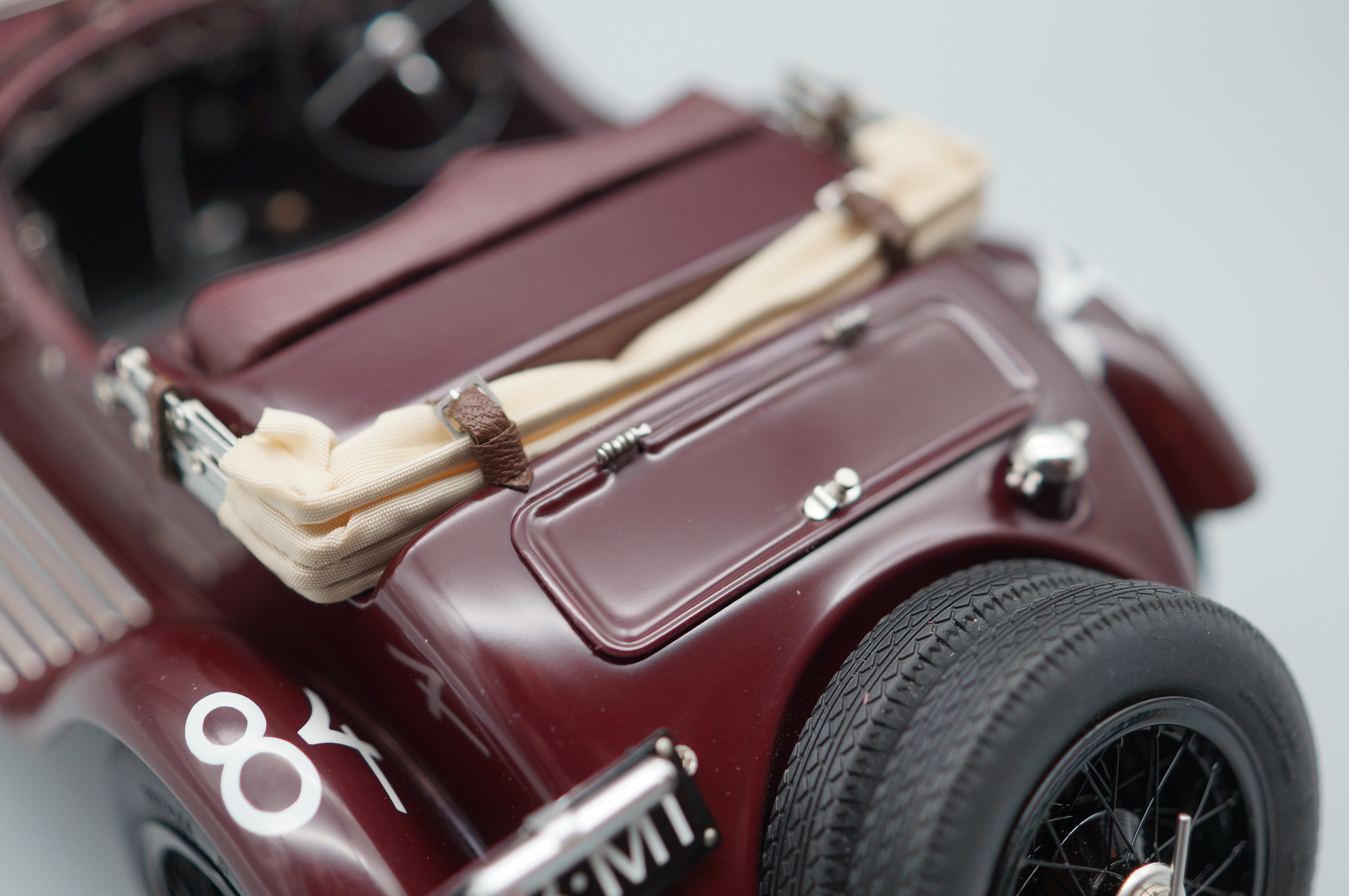 1:18 Alfa Romeo 6C 1750 GS Mille Miglia #84 Tazio Nuvolari CMC M-141 -pre-owned-